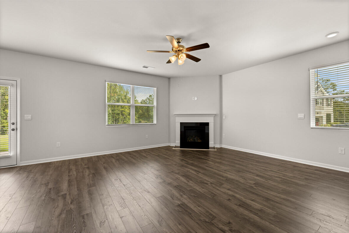 Mansfield Estates at Deer 527 Myrtle Cre