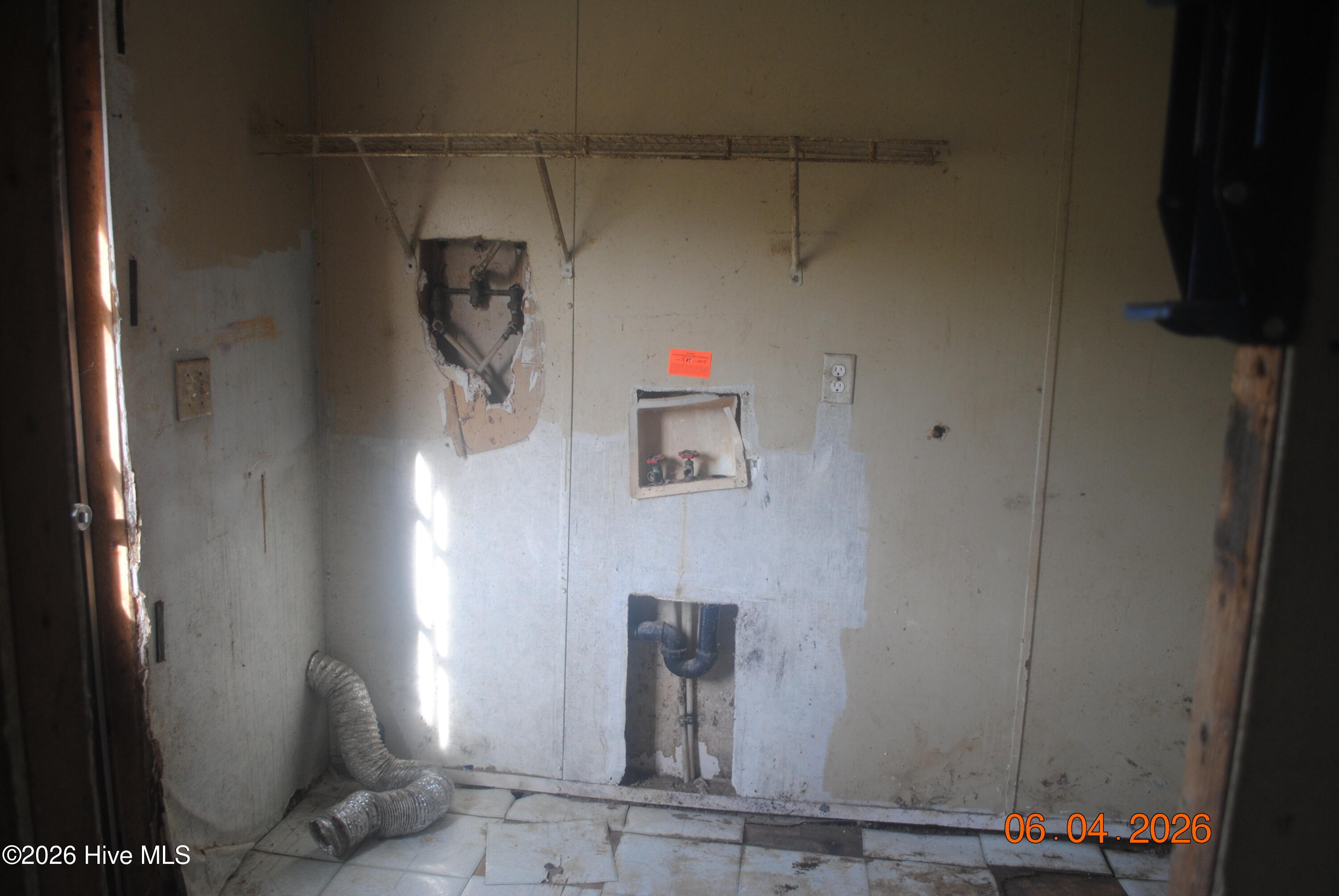 100565148 | Photo 12