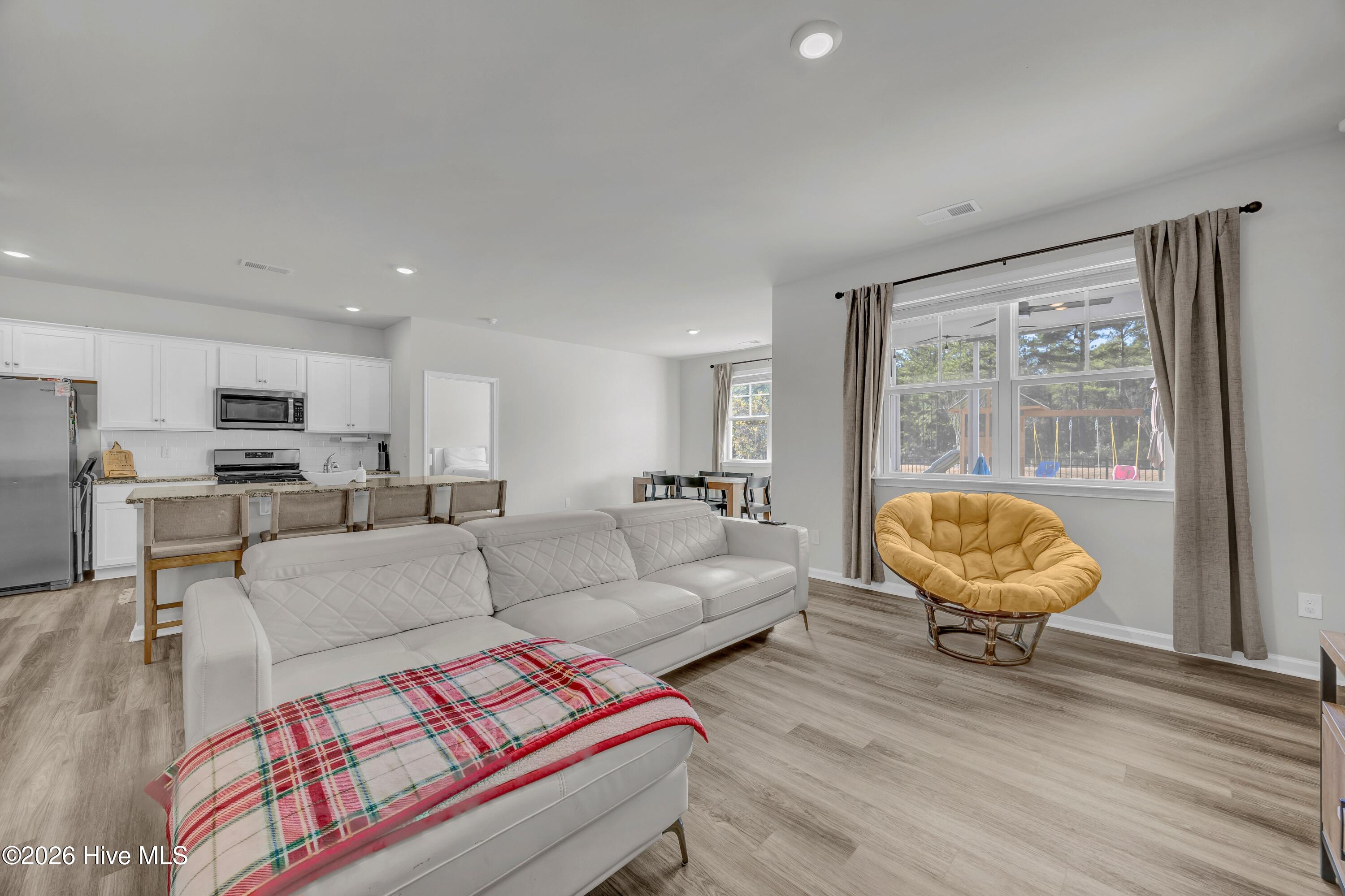 100548554 | Photo 14