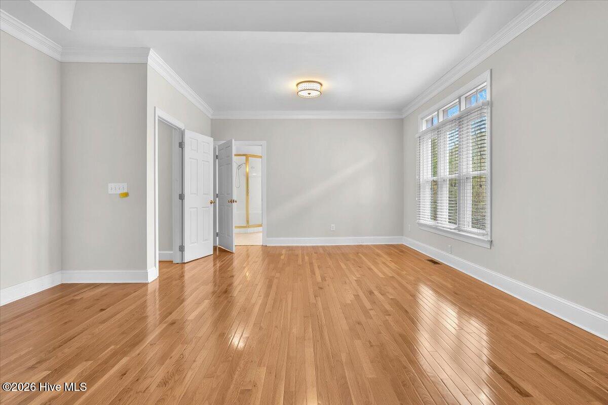 100564445 | Photo 44