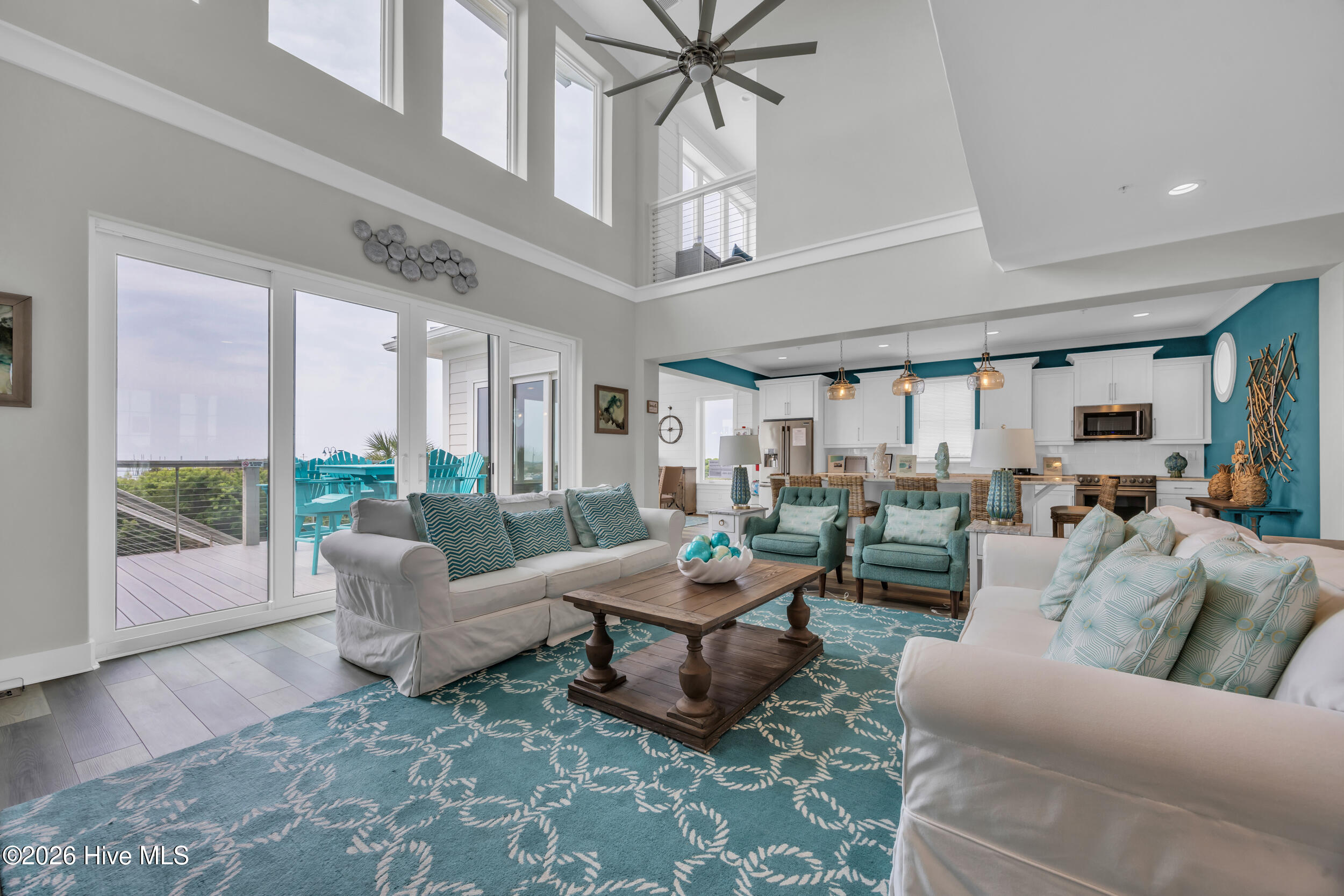 100563402 | Photo 45