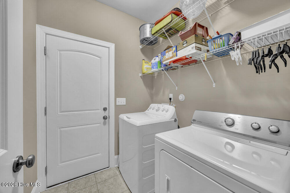 100548835 | Photo 15