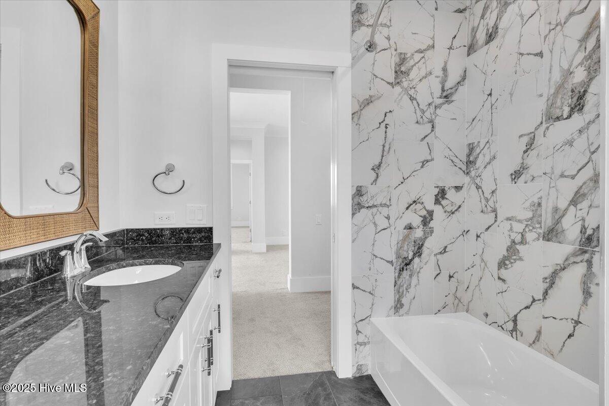 100495724 | Photo 54