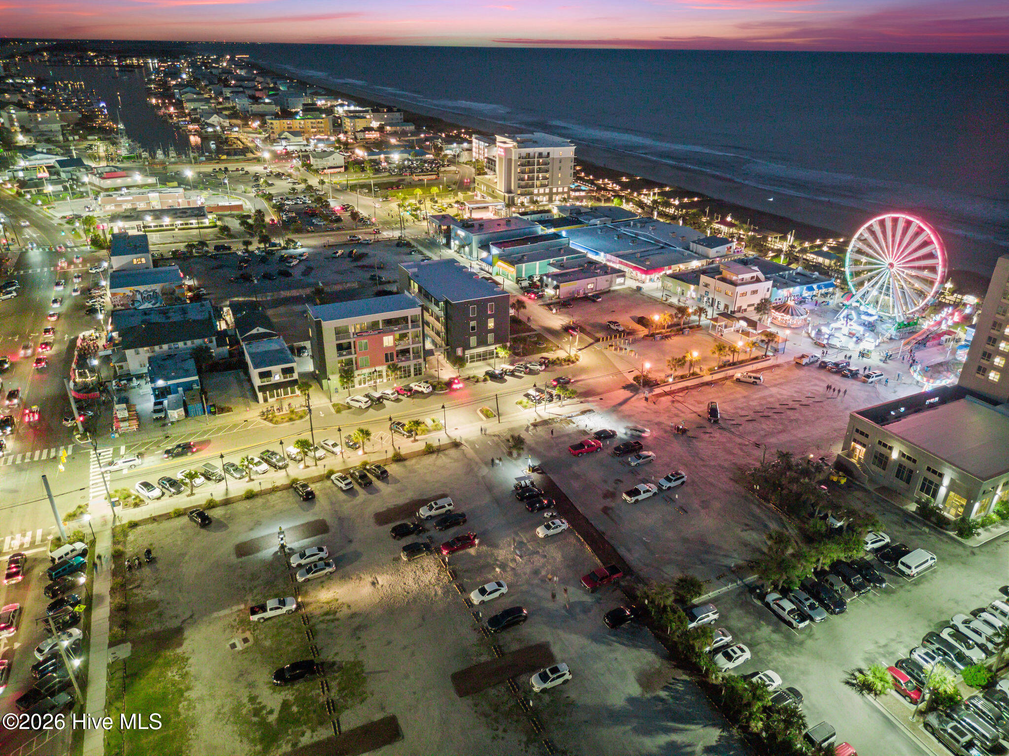 100562834 | Photo 47