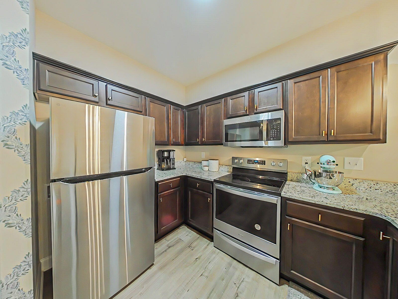 11-web-or-mls-2-Kitchen (1)