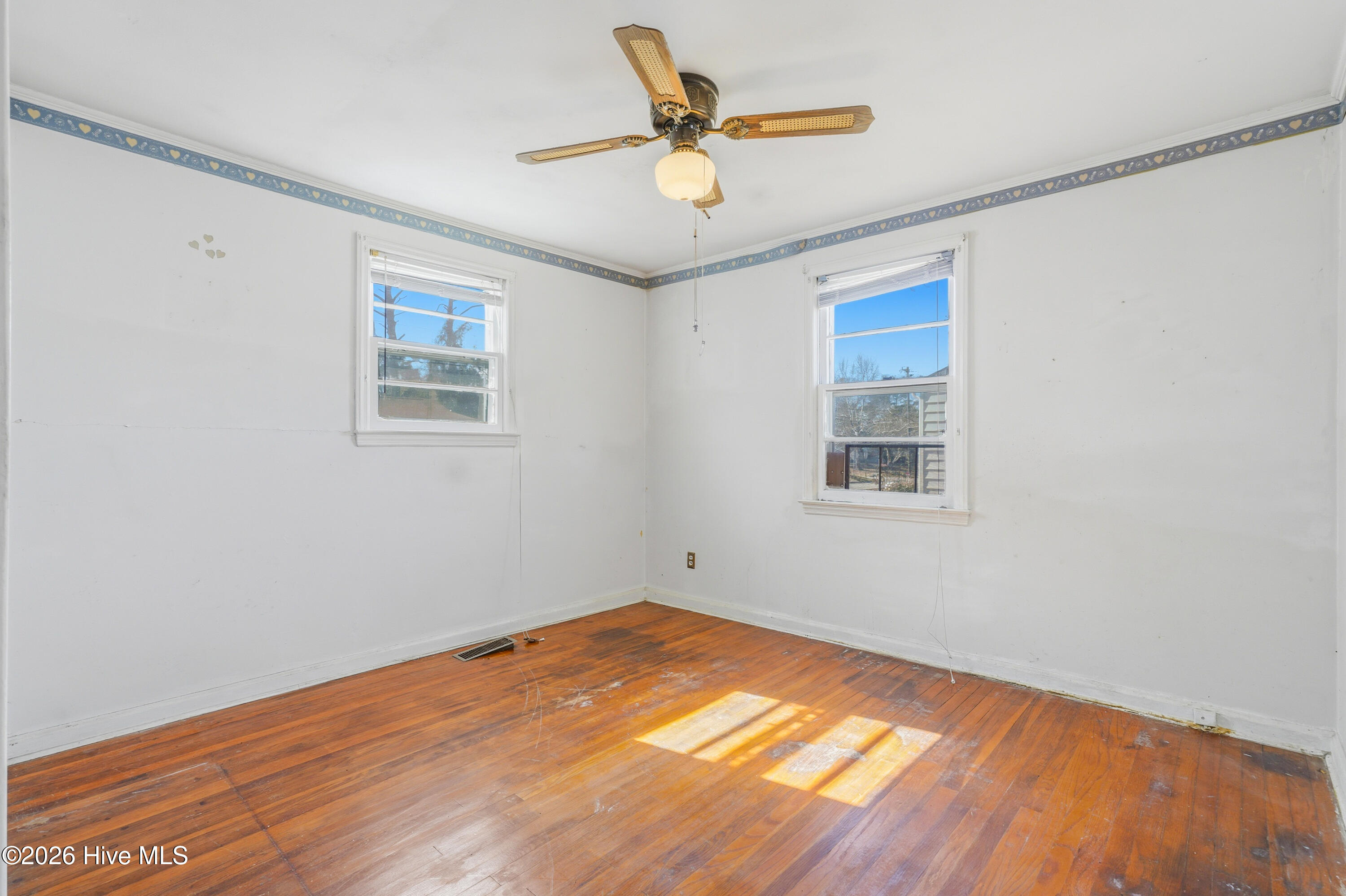 100559620 | Photo 13