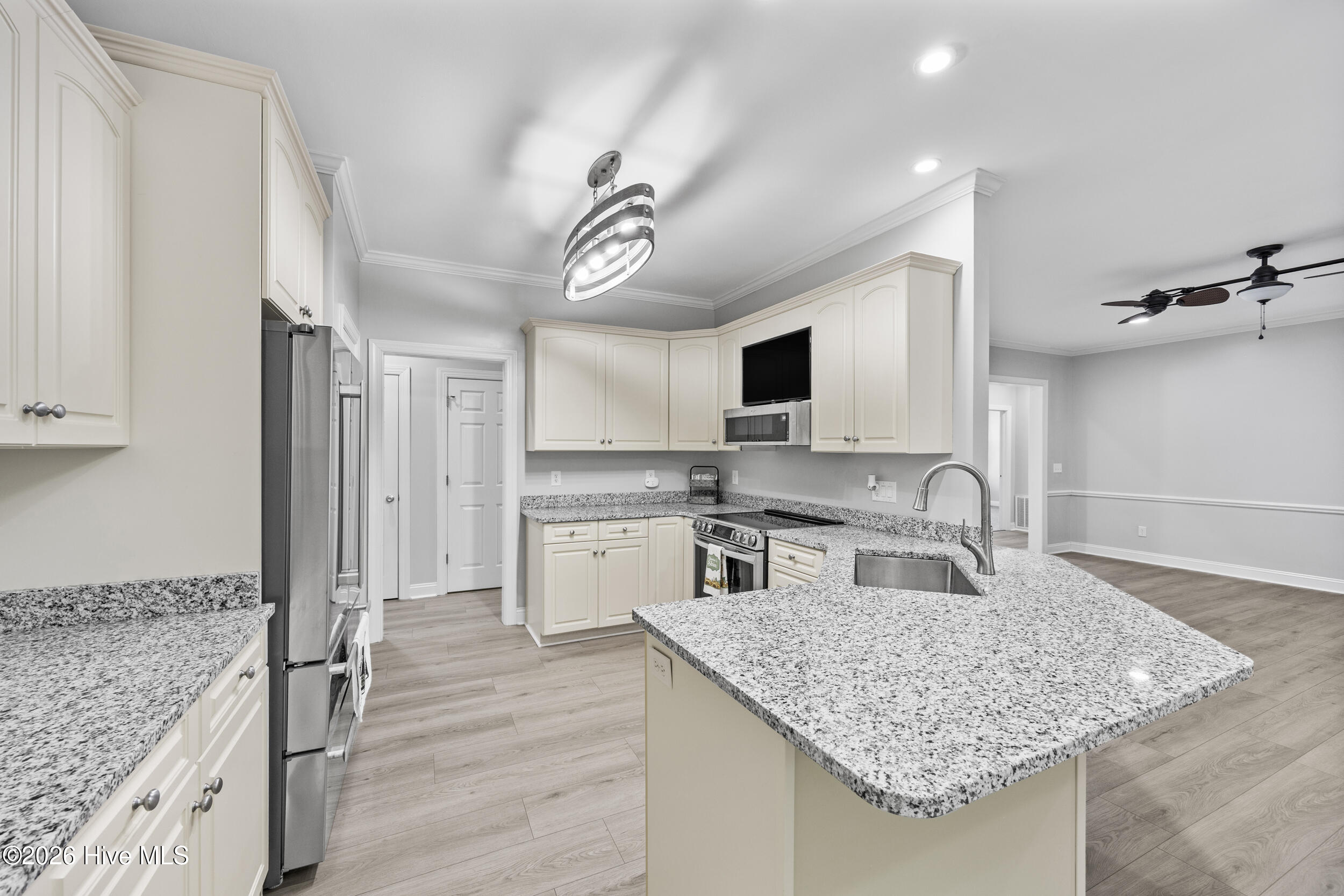 100569506 | Photo 21