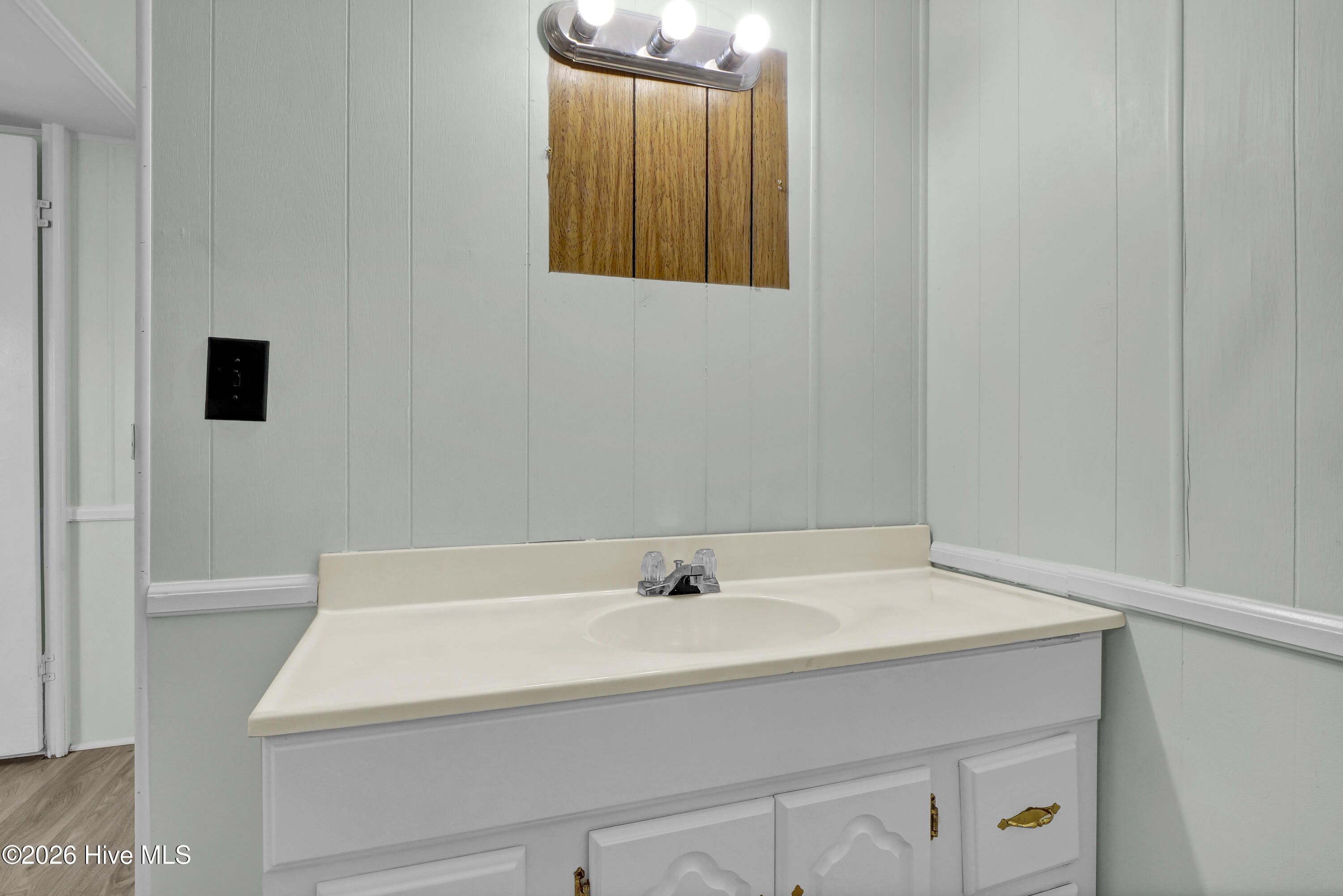 100560553 | Photo 21