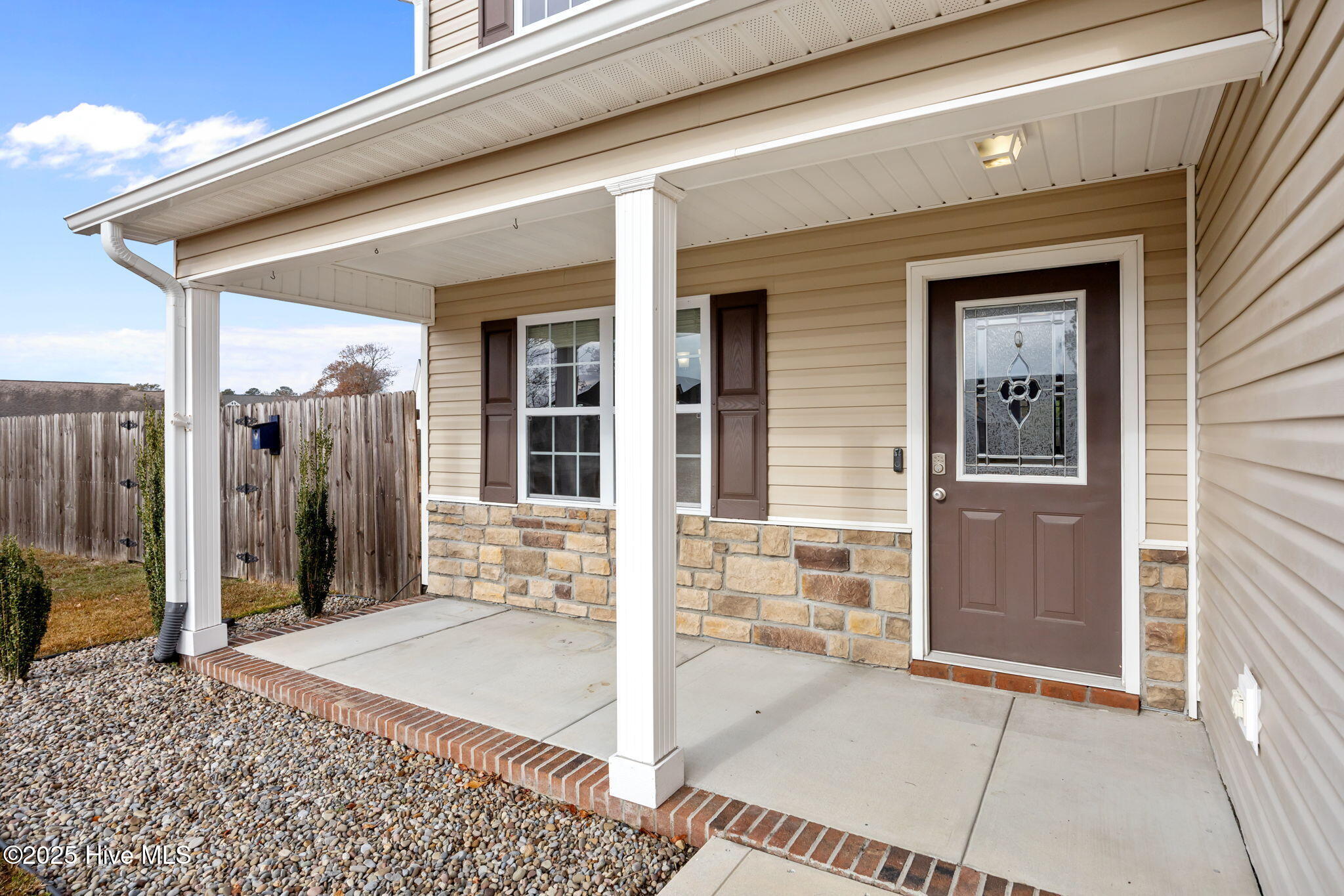 100542971 | Photo 46