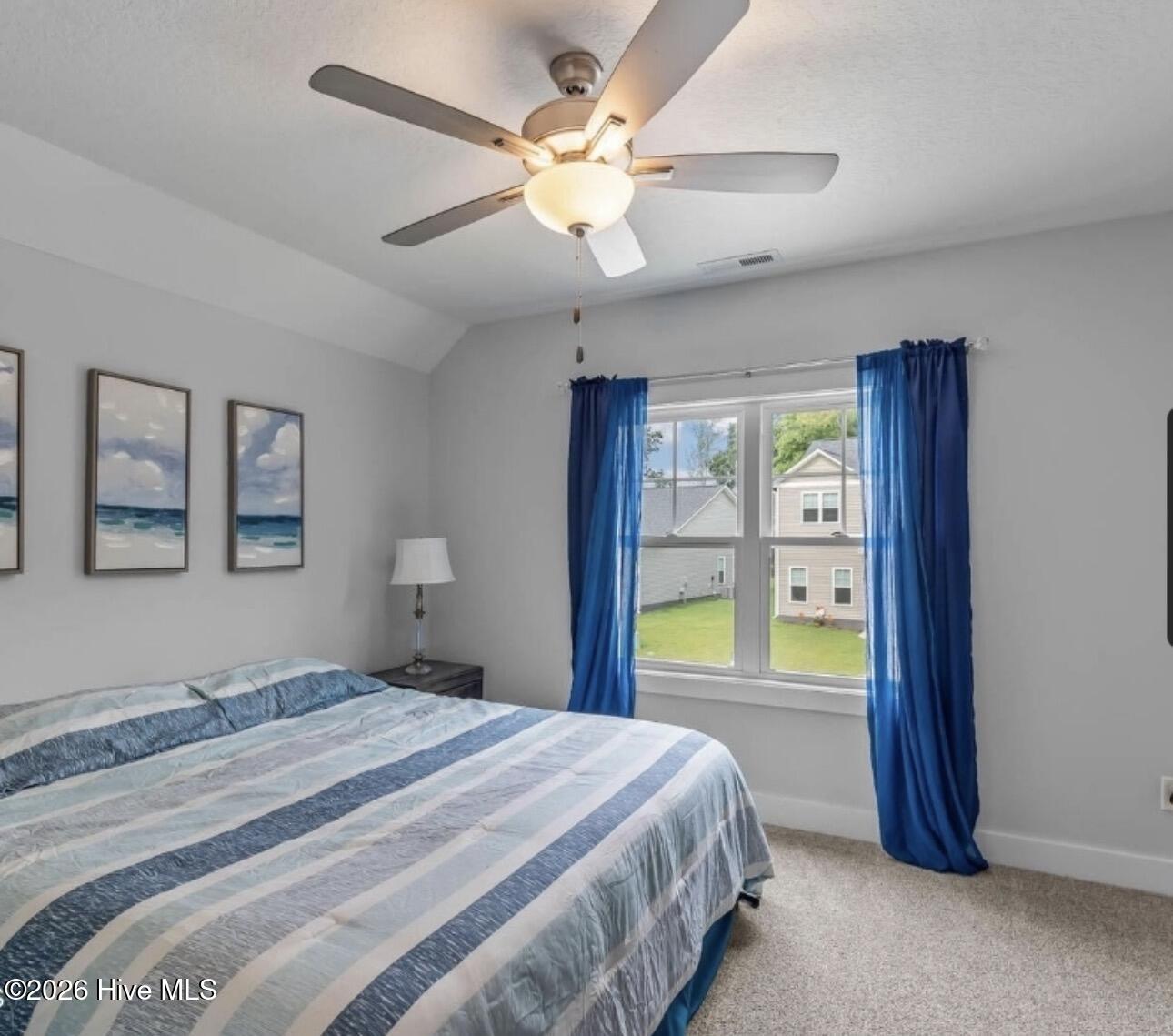 100563821 | Photo 34