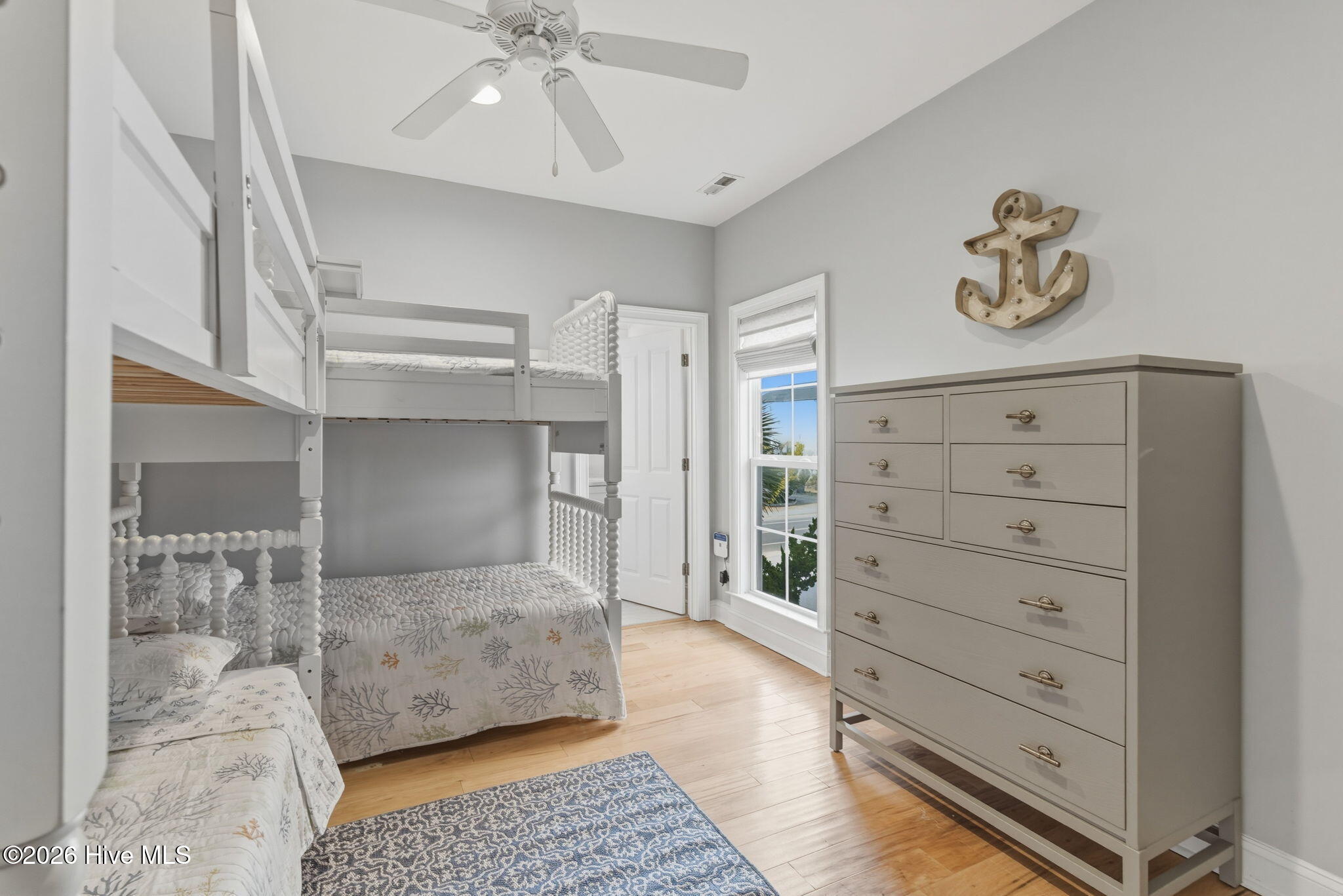 100555473 | Photo 32