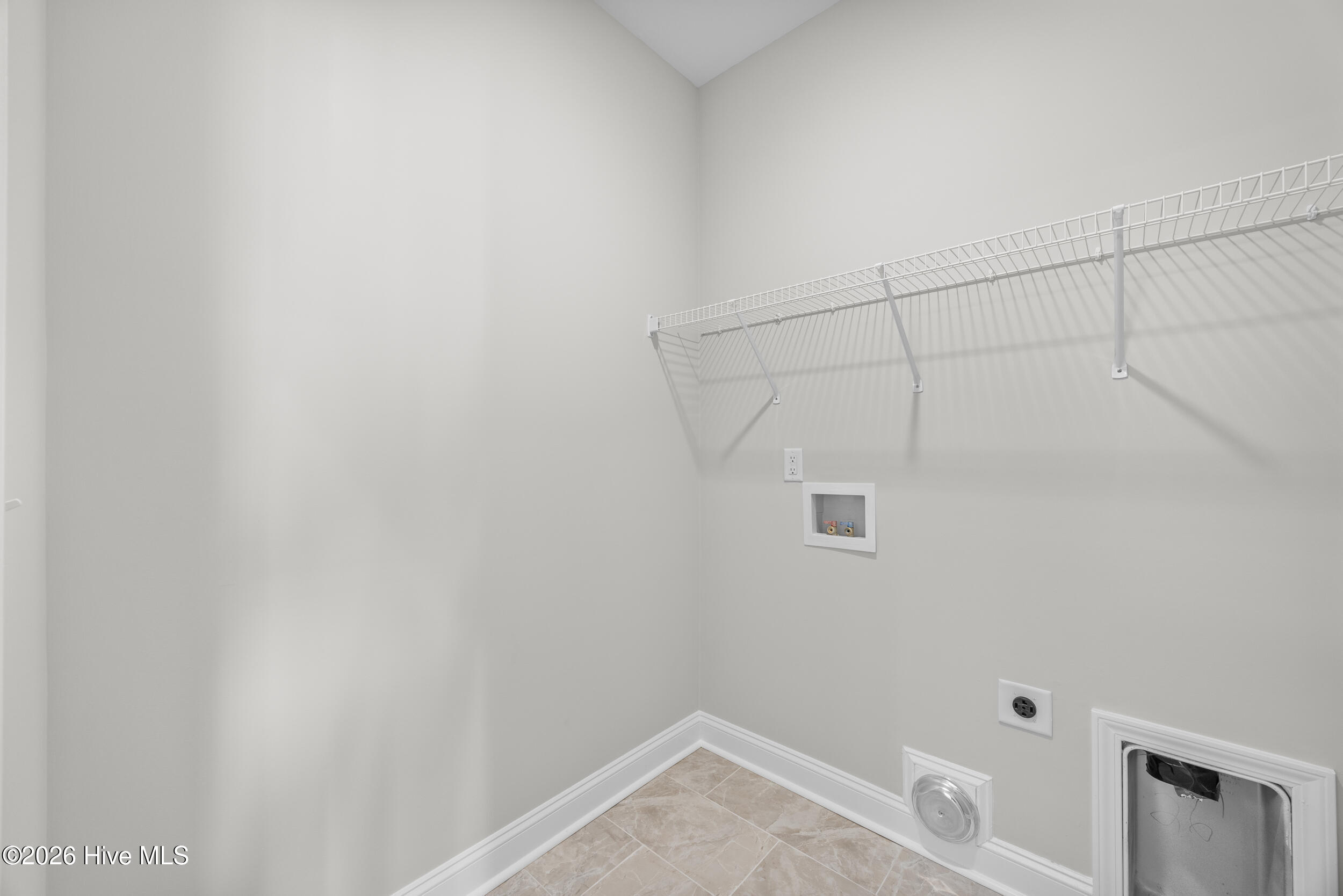 100559295 | Photo 20