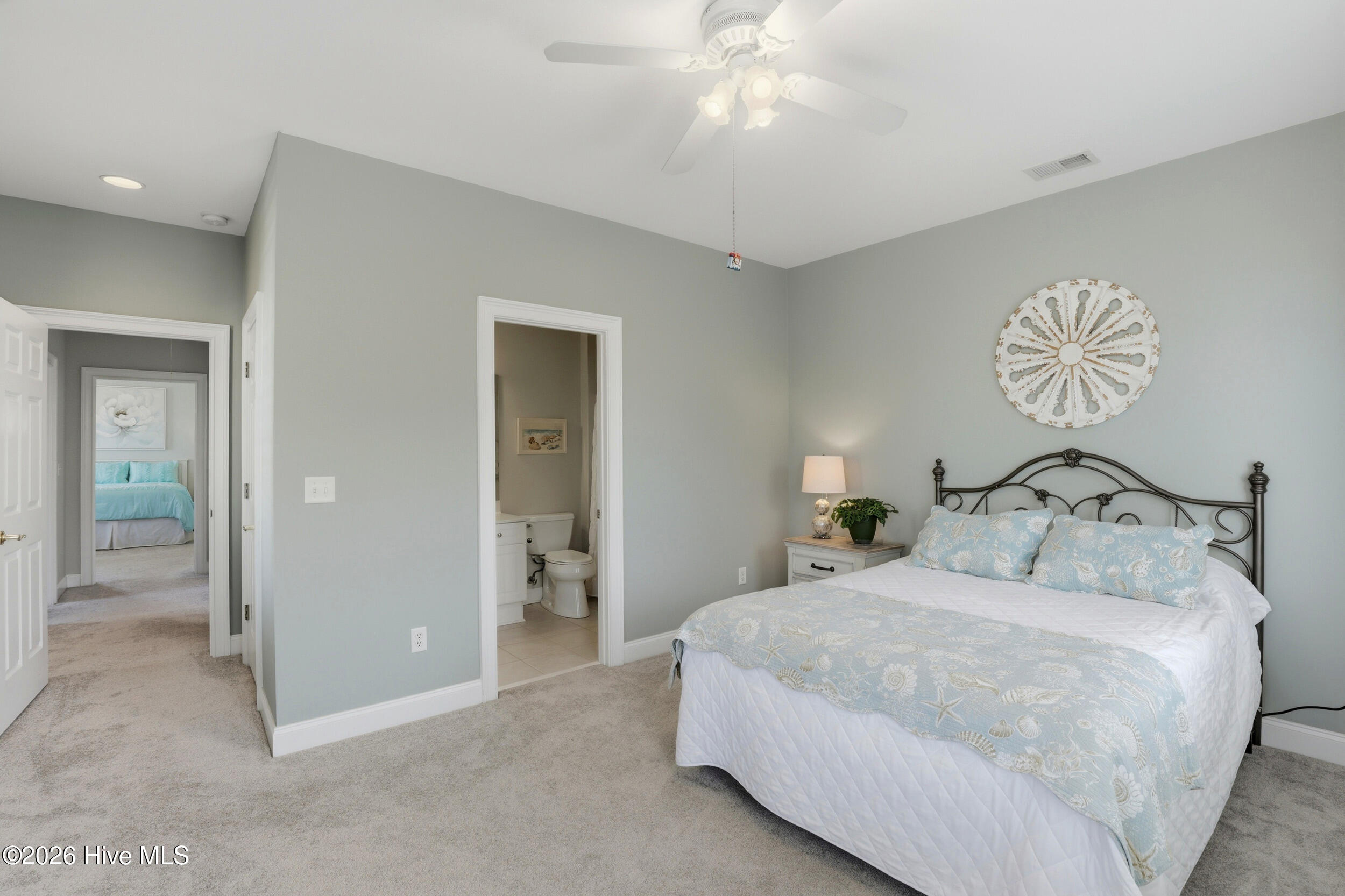 100559710 | Photo 33