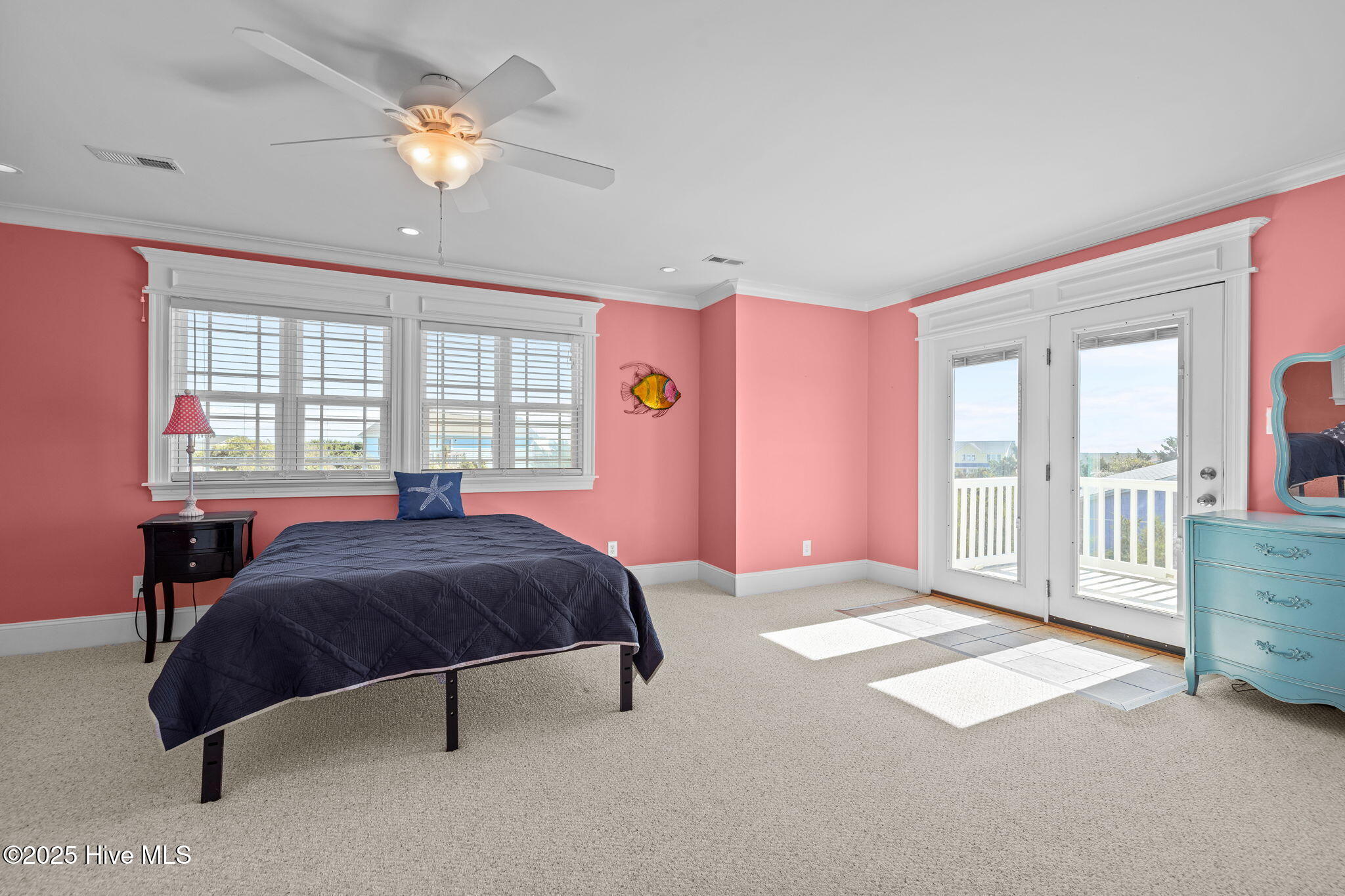 100537842 | Photo 56