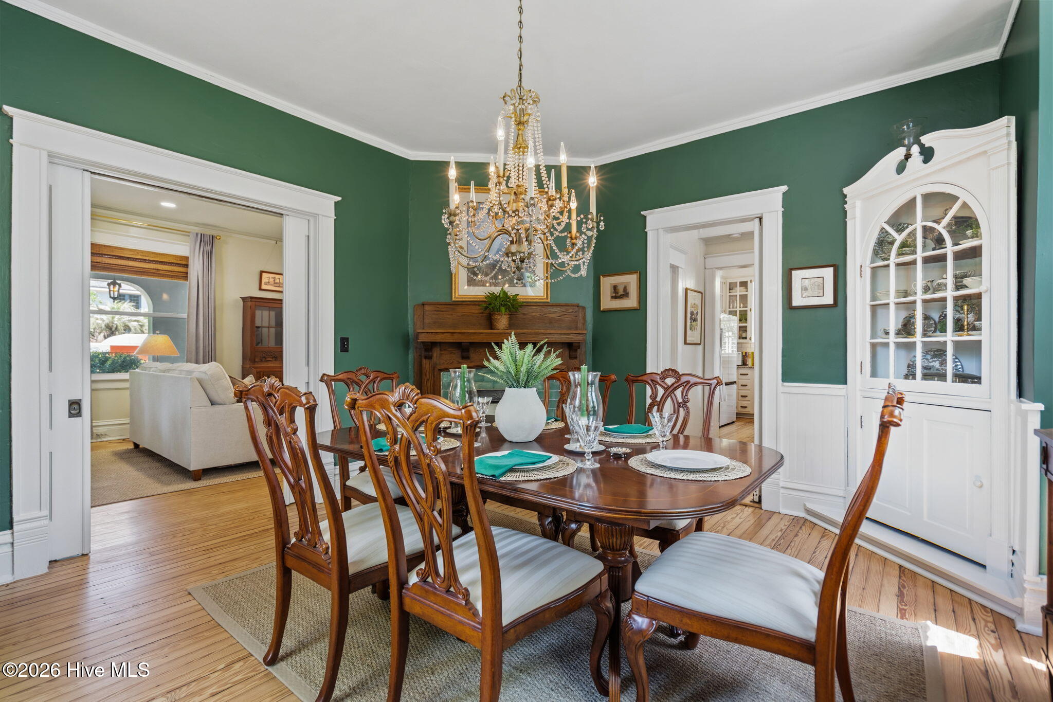 100566277 | Photo 14