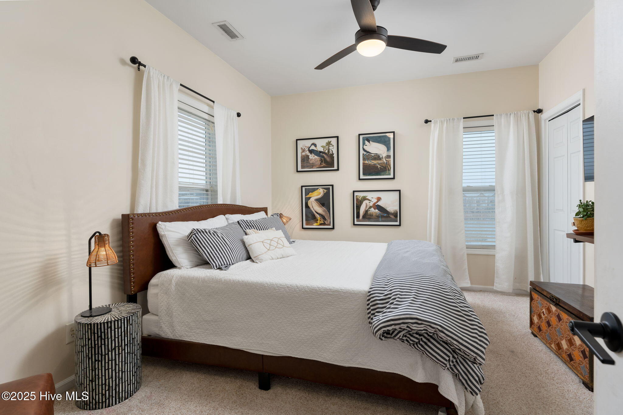 100488869 | Photo 22