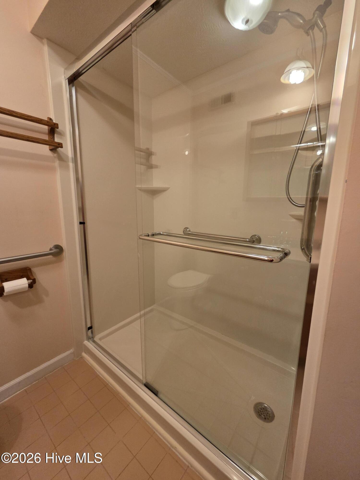 100551220 | Photo 15