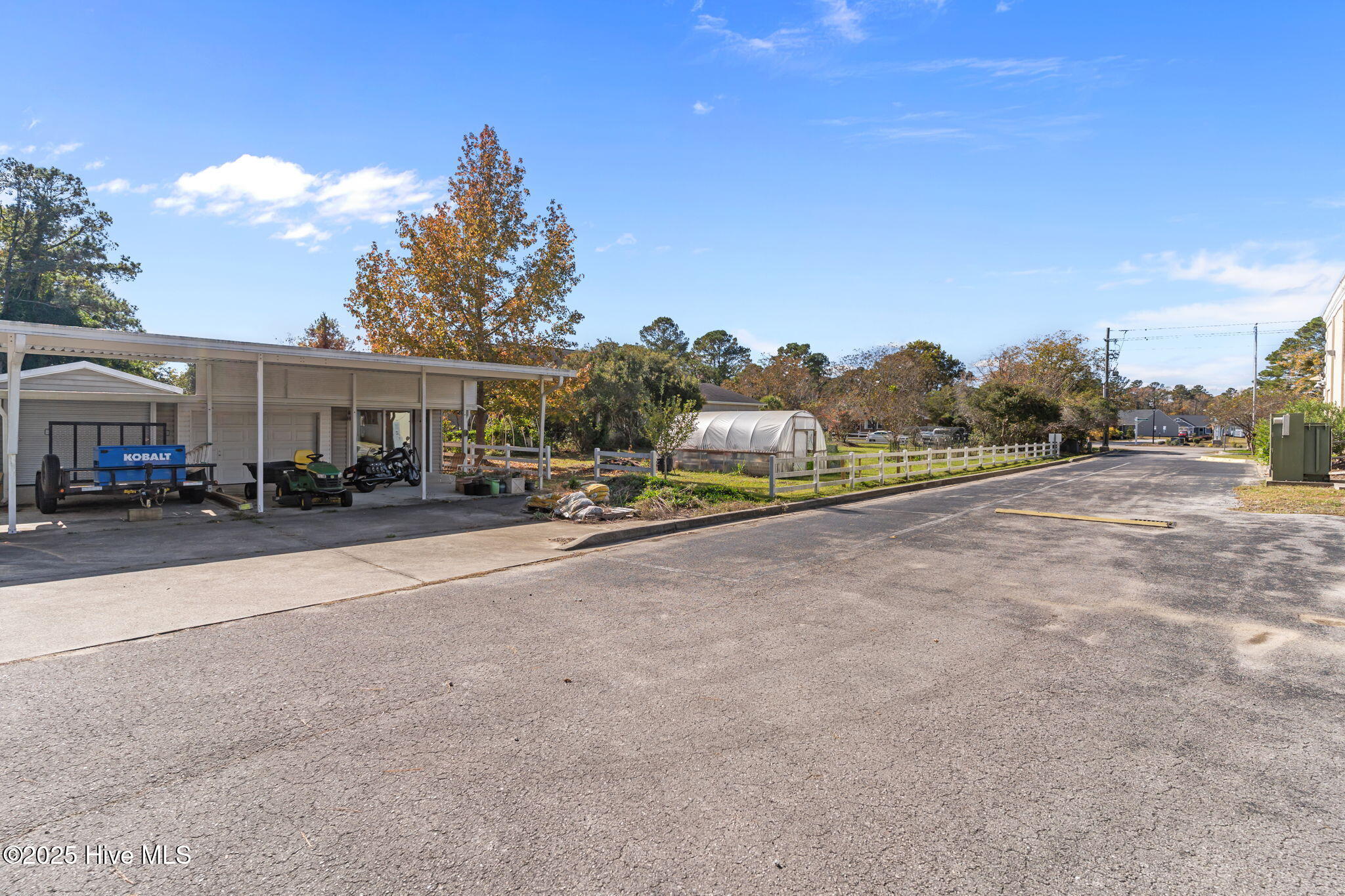 100540353 | Photo 58