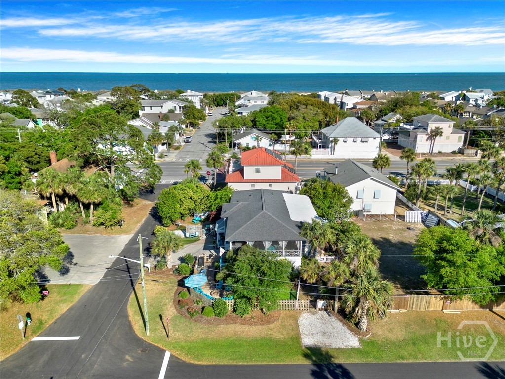 Short 2 blocks to the beach