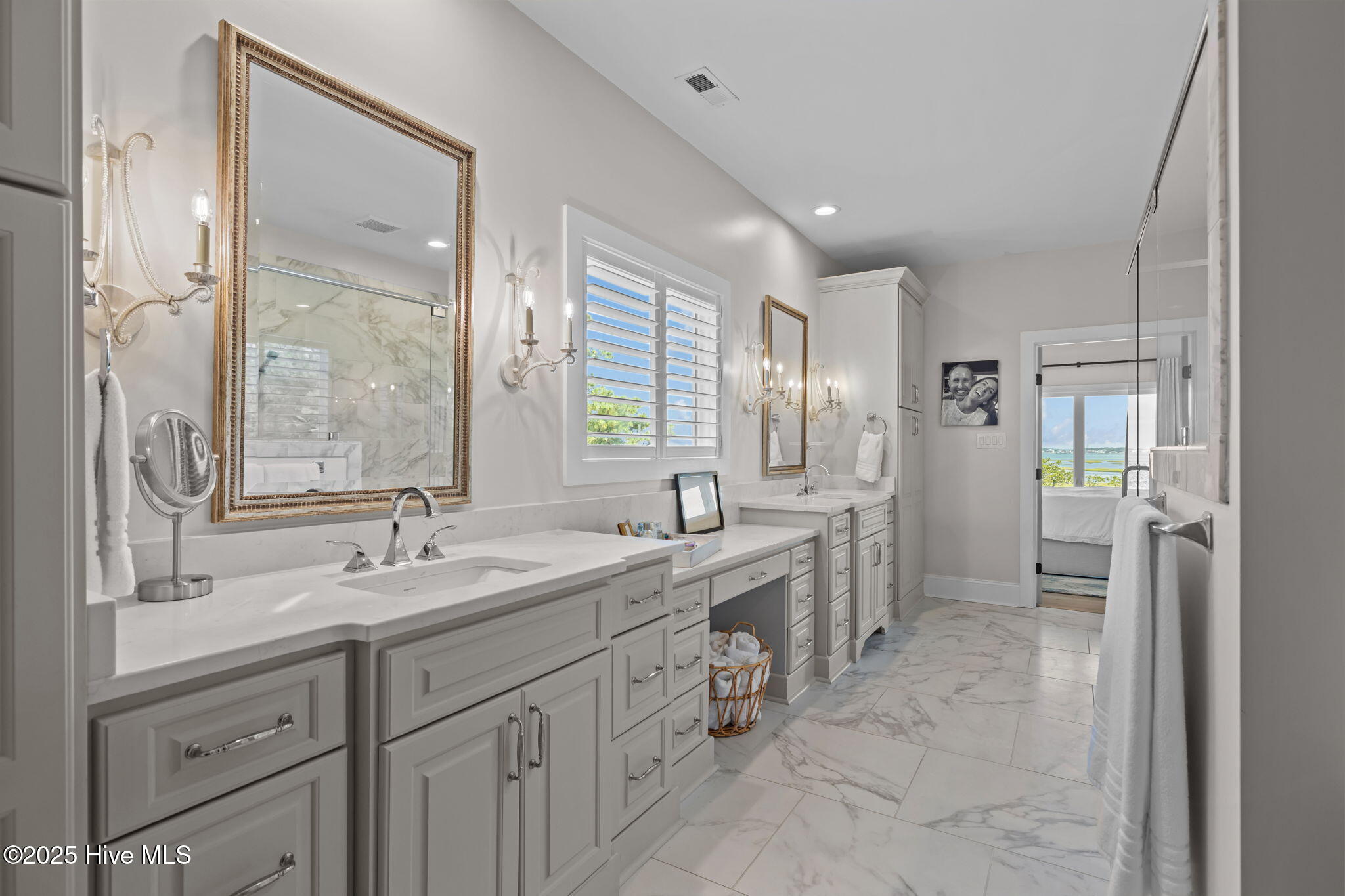 100549920 | Photo 55