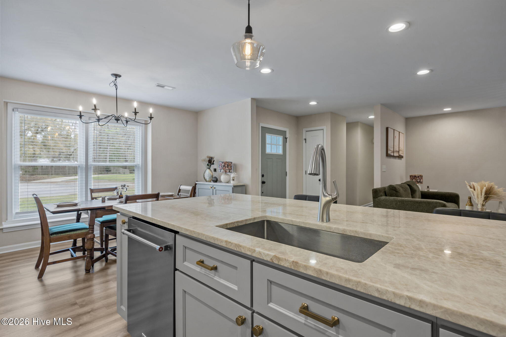 110 Roland Court, Burgaw, NC 28425 – photo 9: 30-web-or-mls-IMG_1456