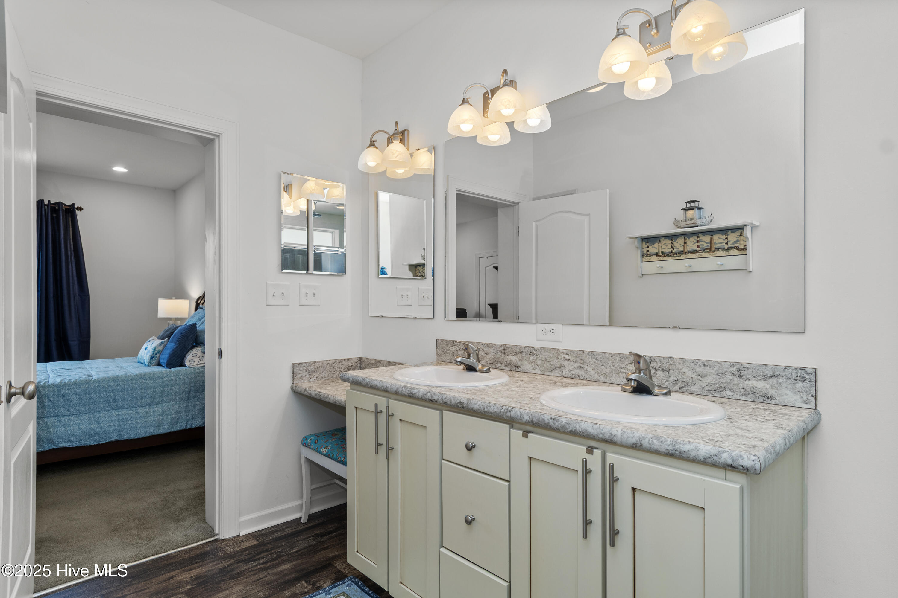 100520173 | Photo 38