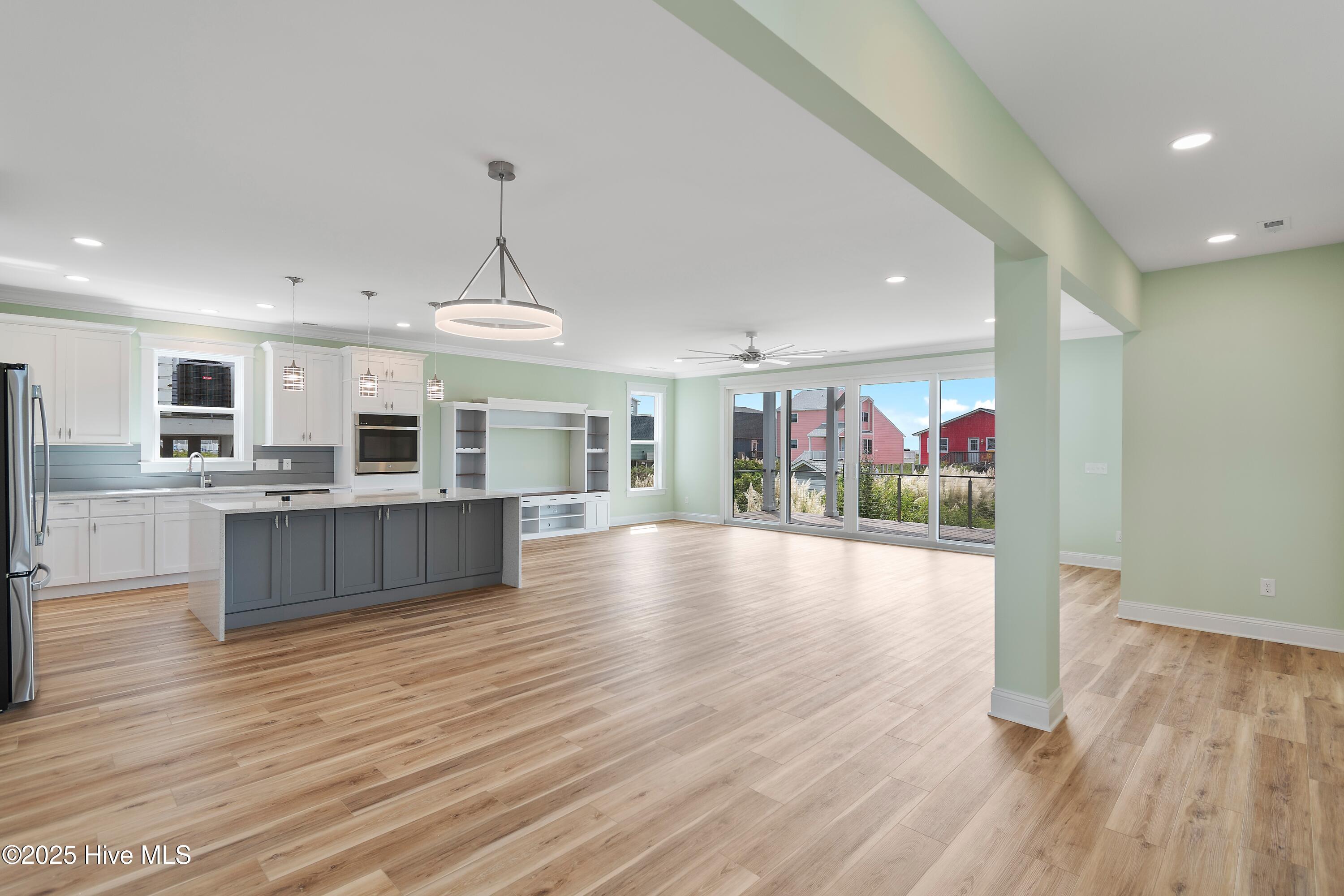 100549252 | Photo 15