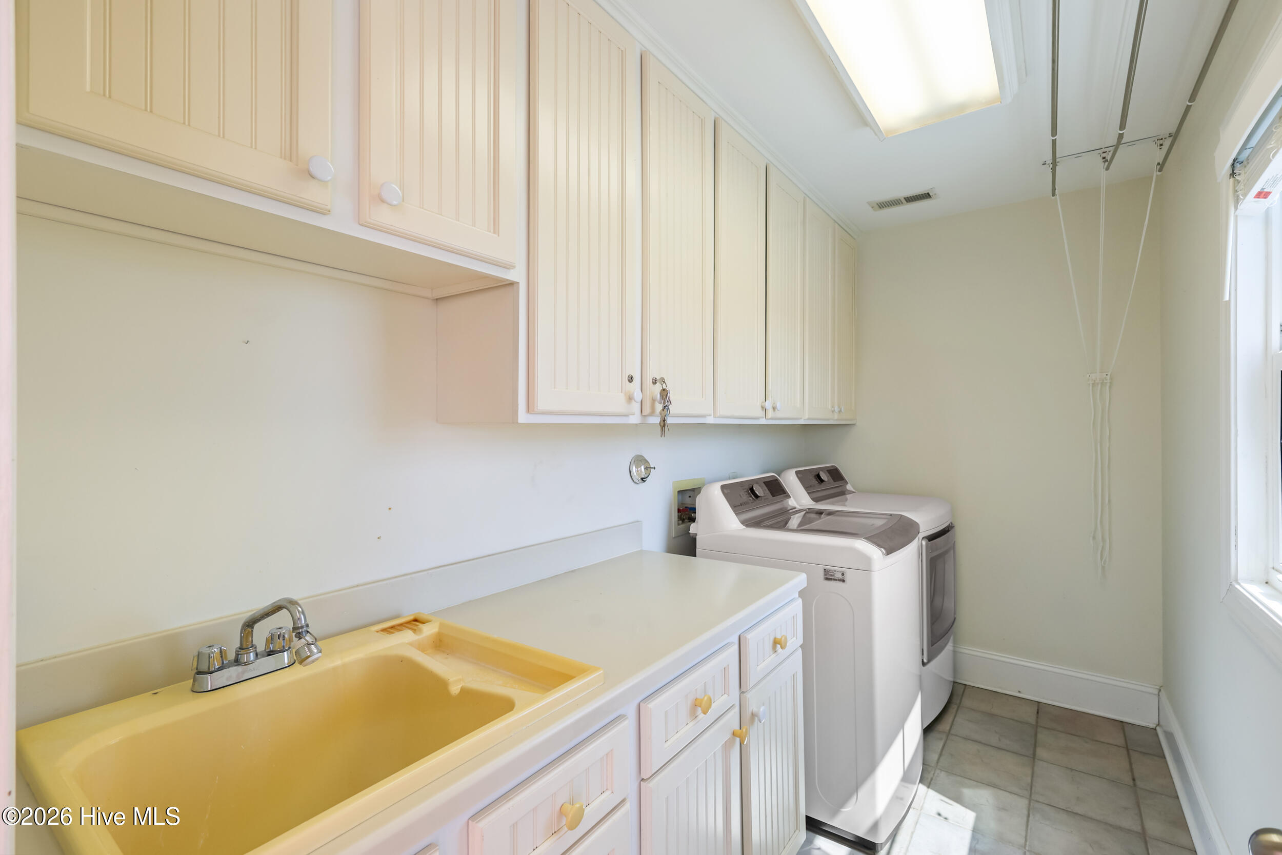 100568478 | Photo 34