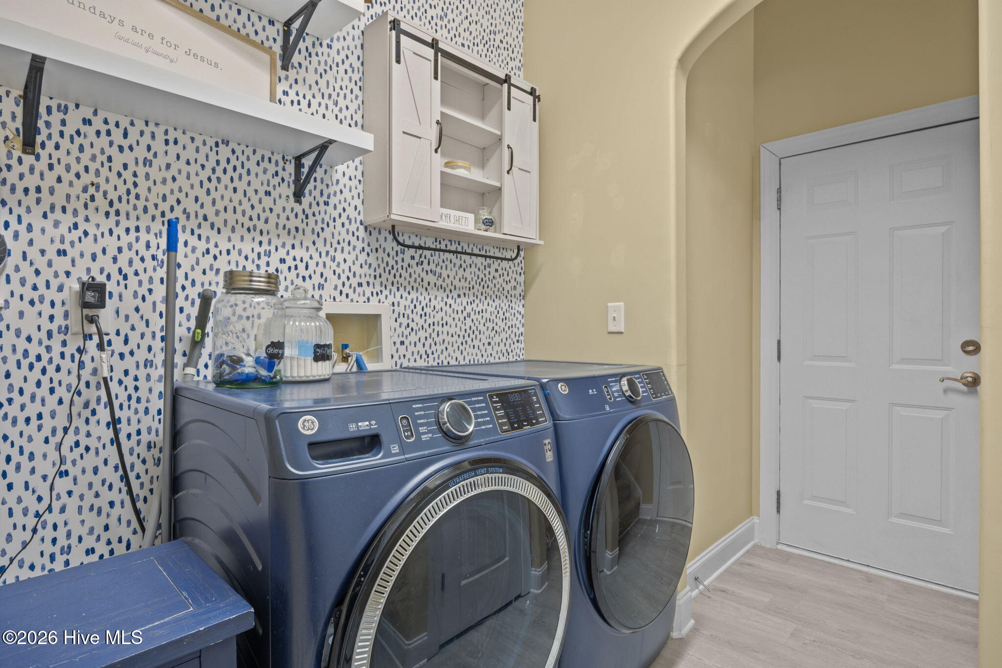 100548073 | Photo 34