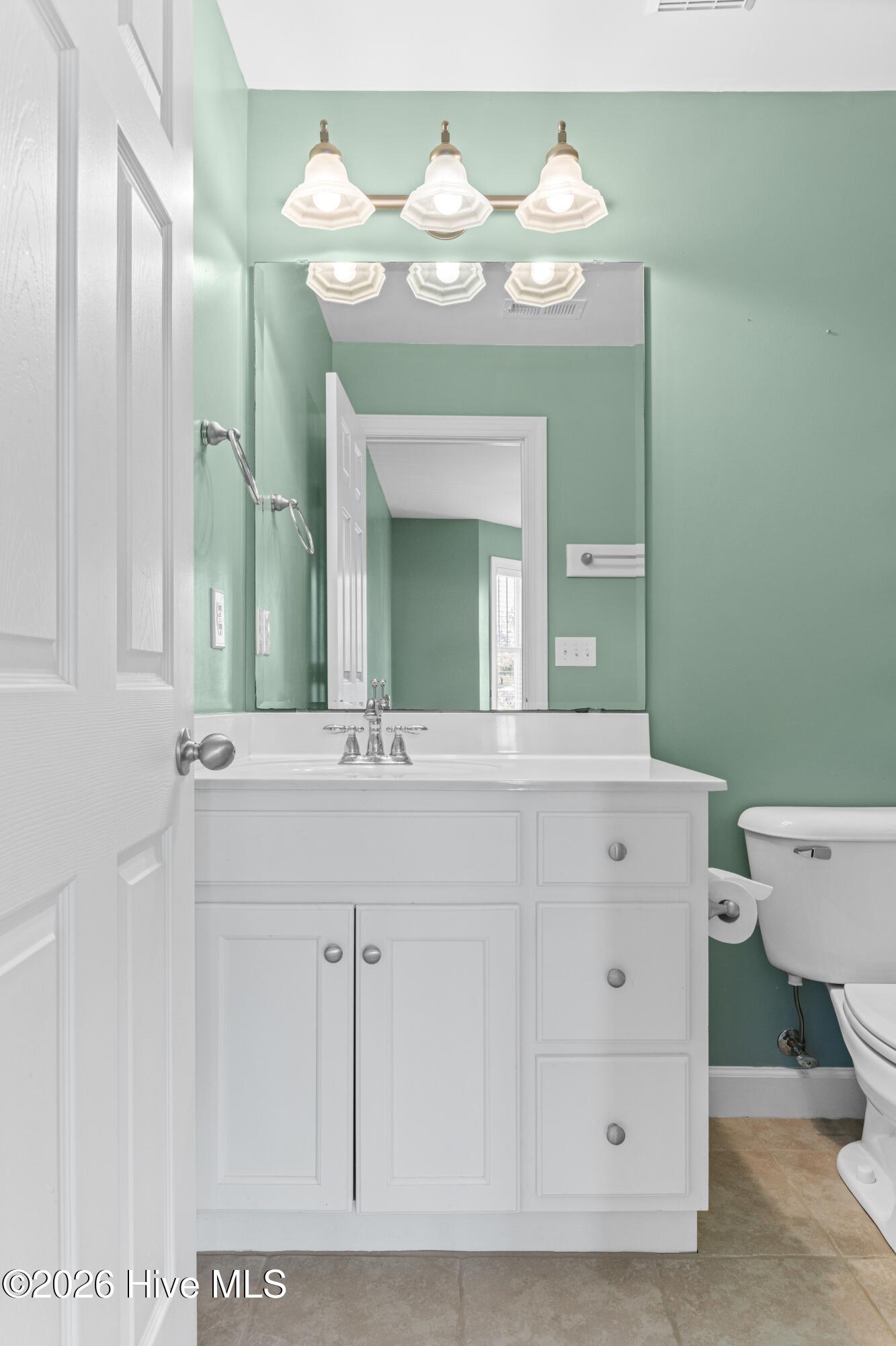 100550926 | Photo 25