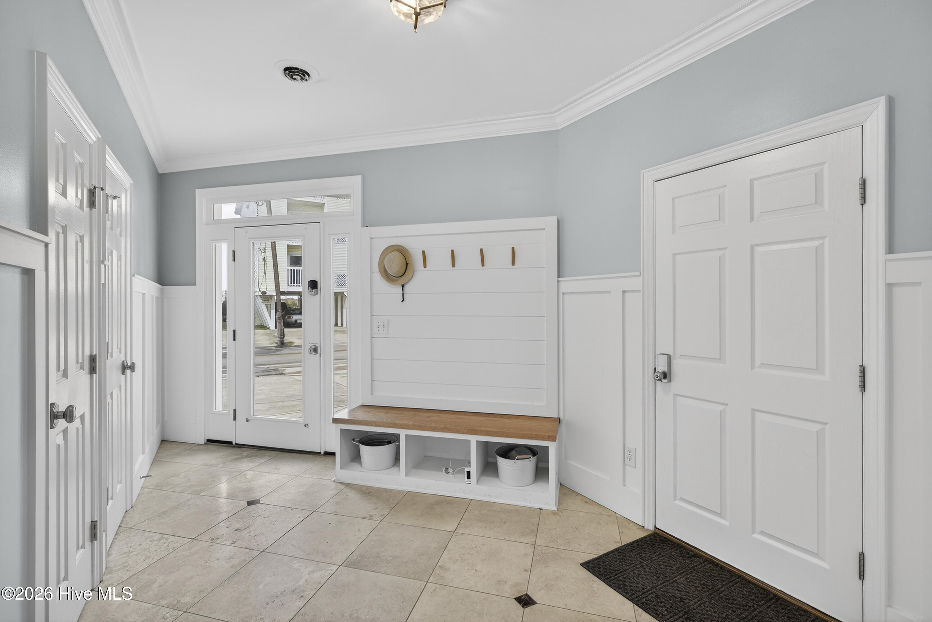 100561786 | Photo 27