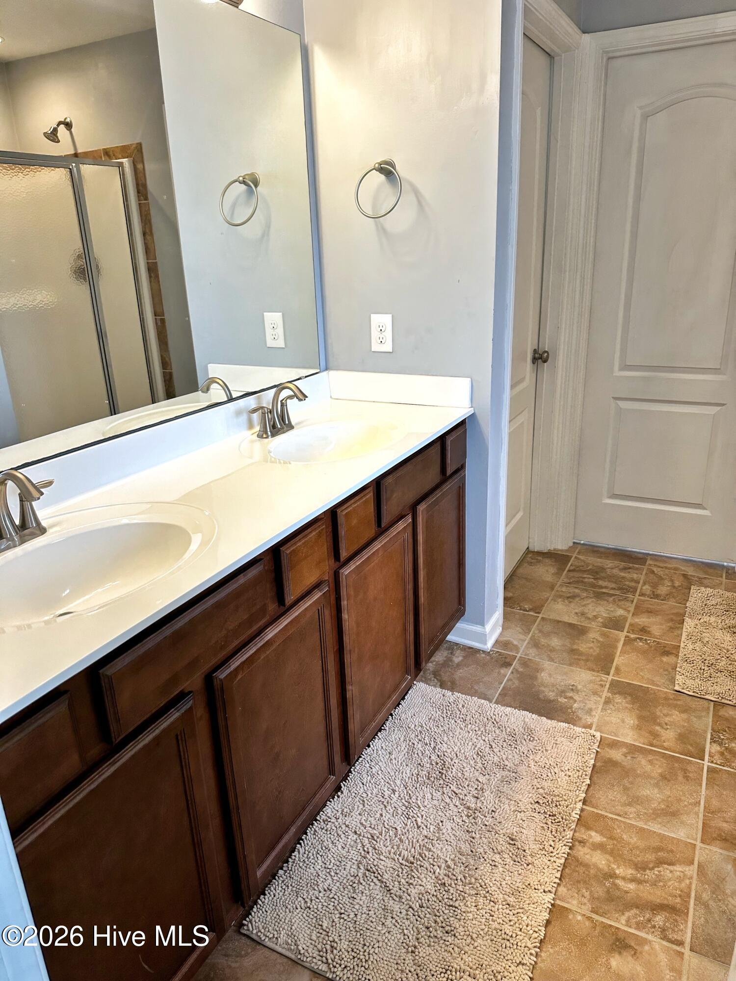 100561709 | Photo 17