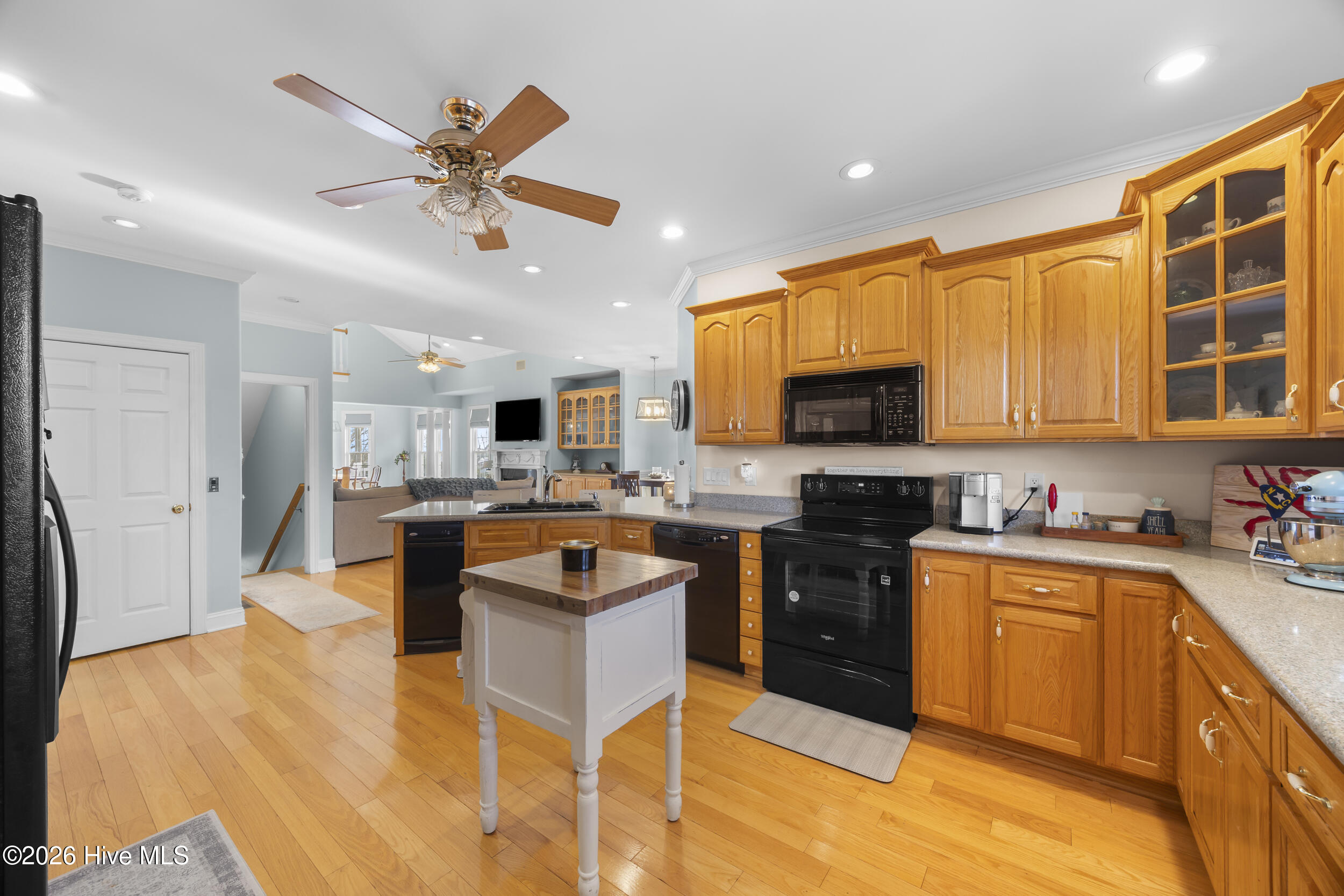 100548931 | Photo 15