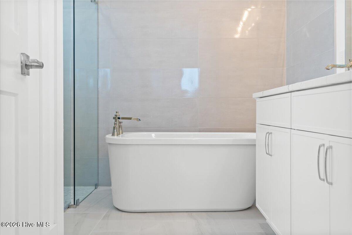 100552016 | Photo 28