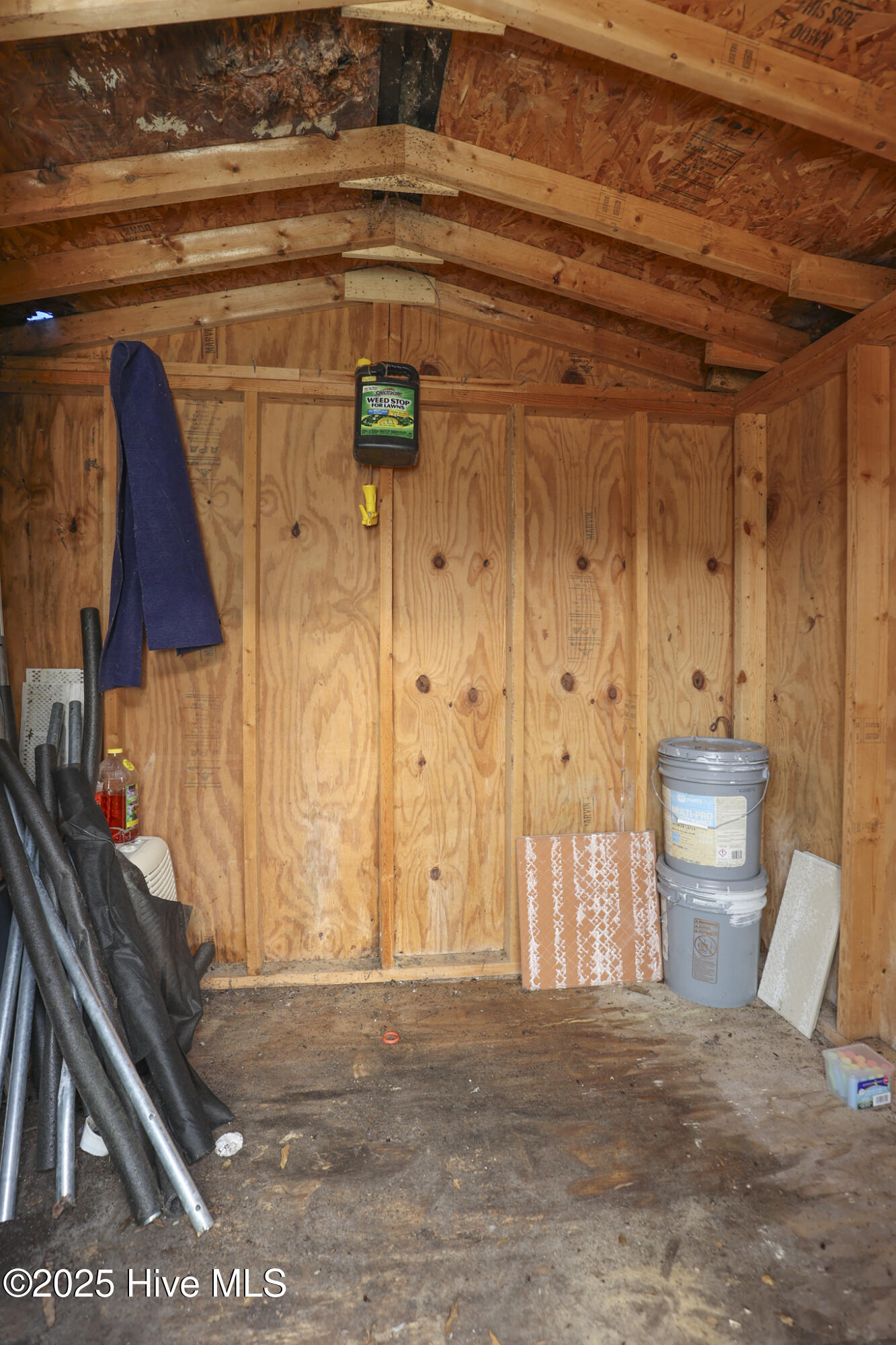 100542091 | Photo 46