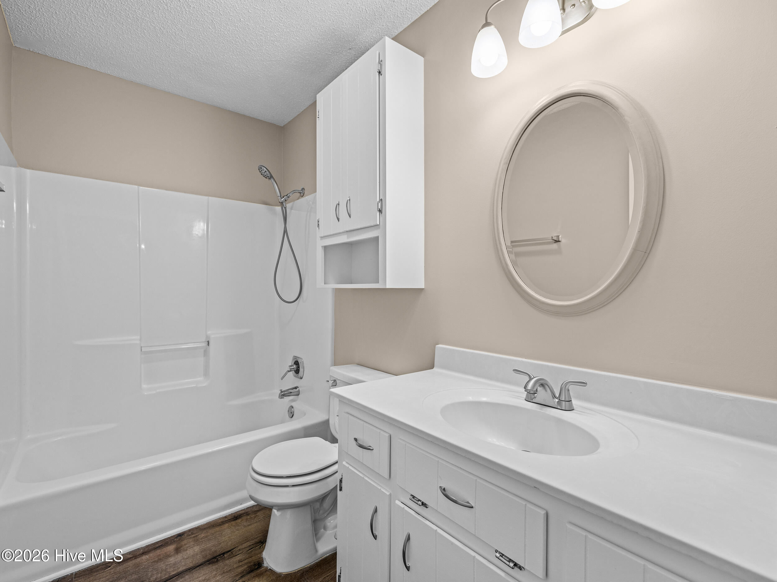 100564987 | Photo 34