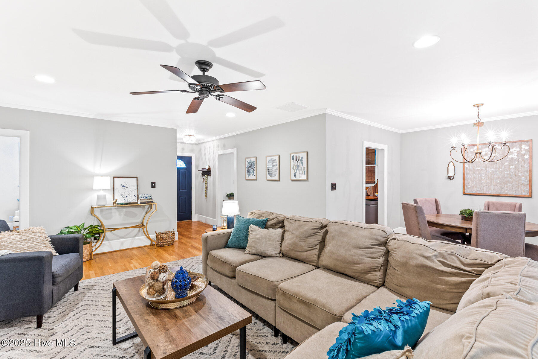 305 Wayne Drive, Wilmington, NC 28403 – photo 8: 010_305_wayne_drive_-10_477