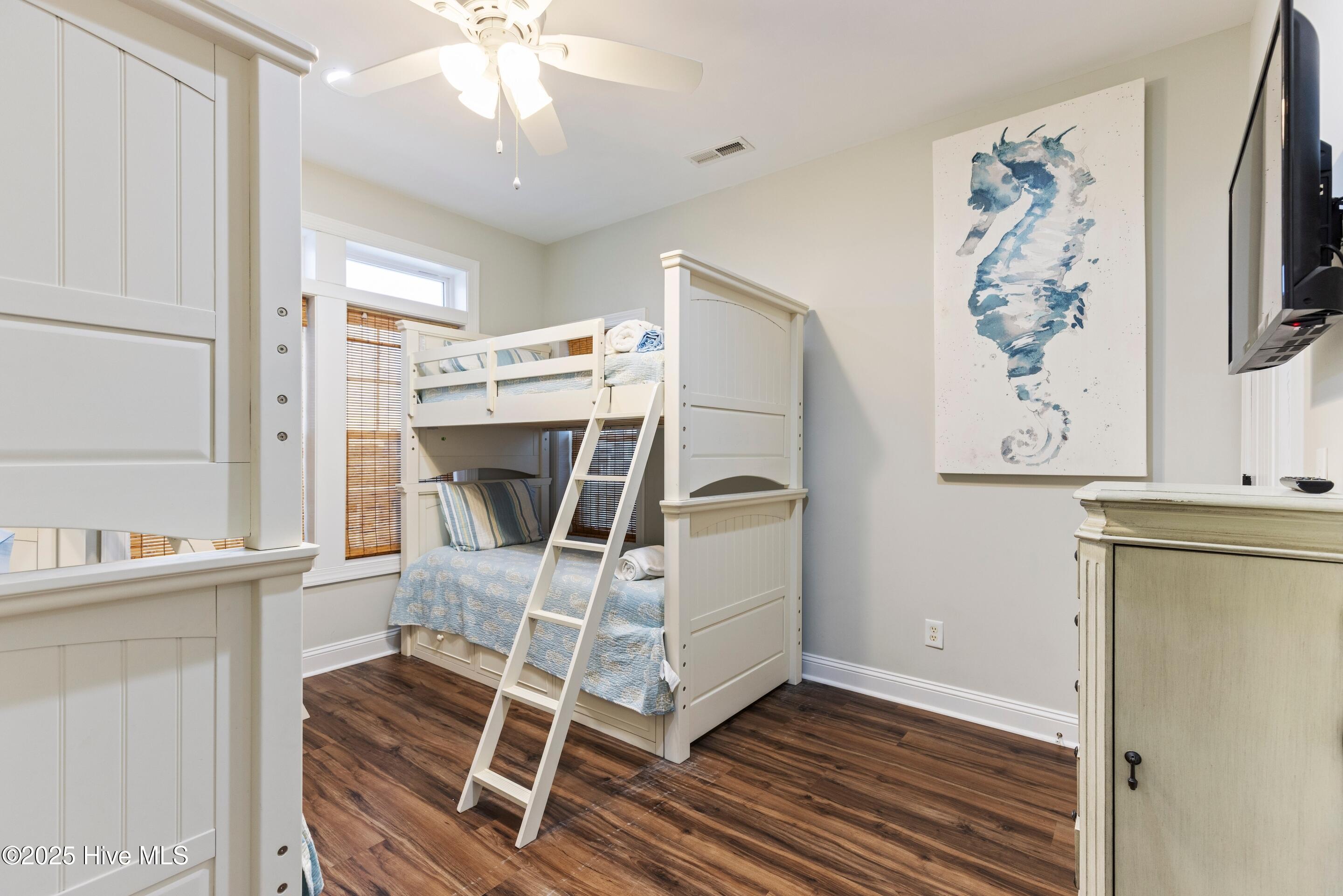 100546411 | Photo 51