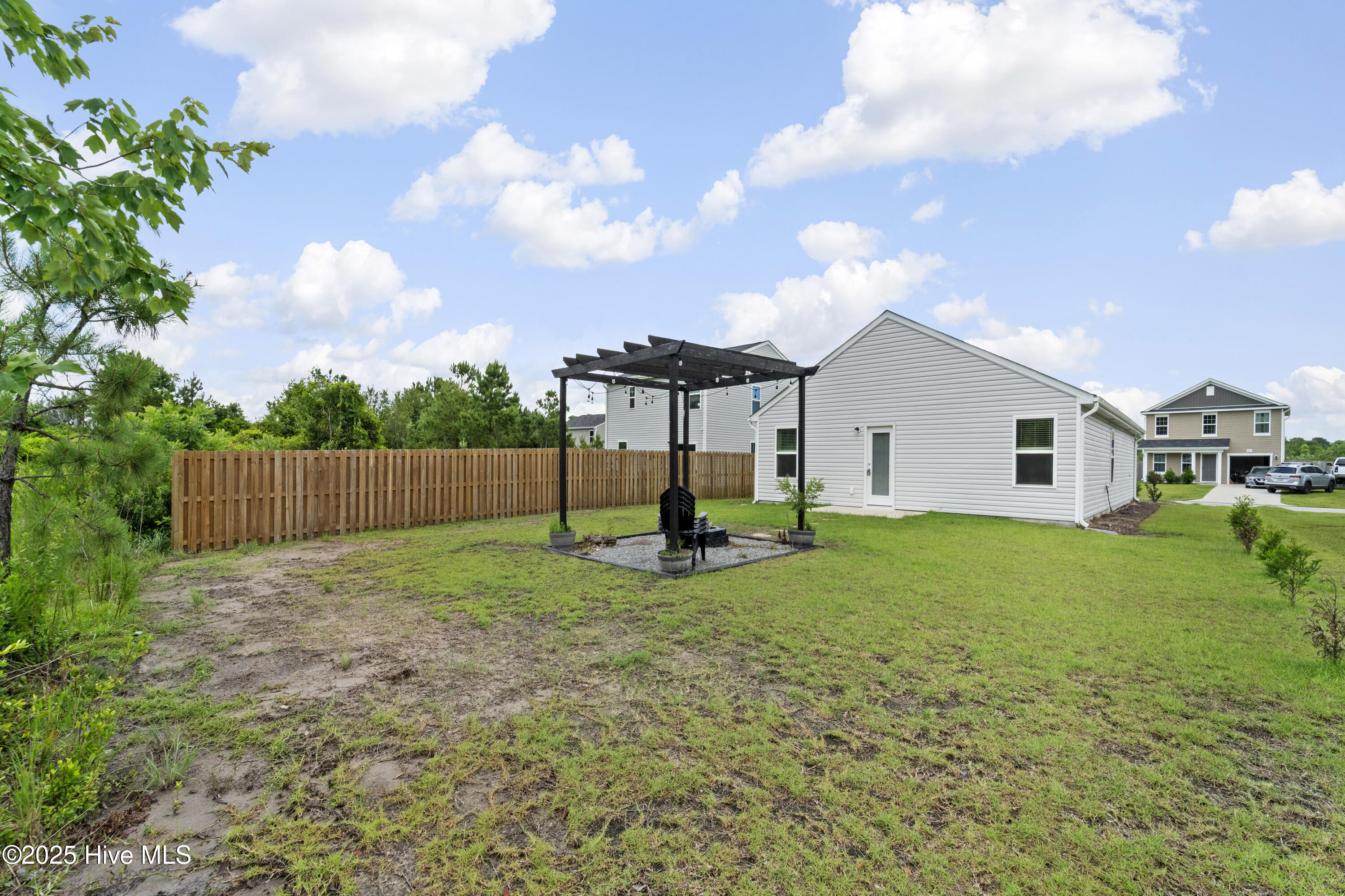 100548278 | Photo 16