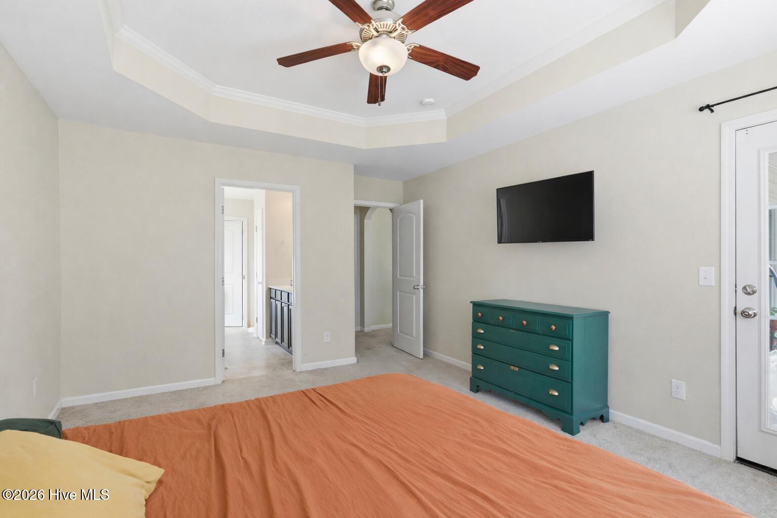 100561870 | Photo 16