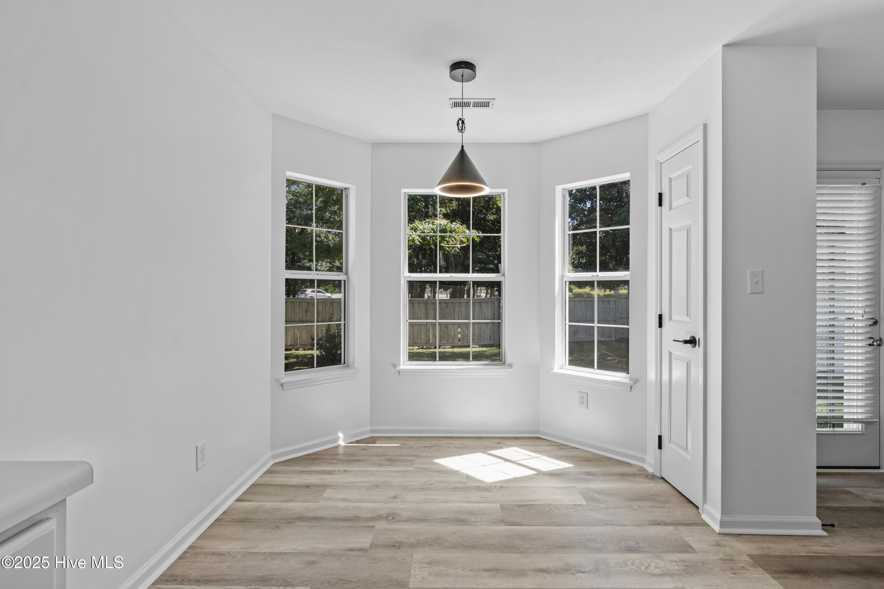 6603 Whinbrel Court, Wilmington, NC 28409 – photo 11: 011-6603WhimbrelCourt-Wilmington-NC-2840