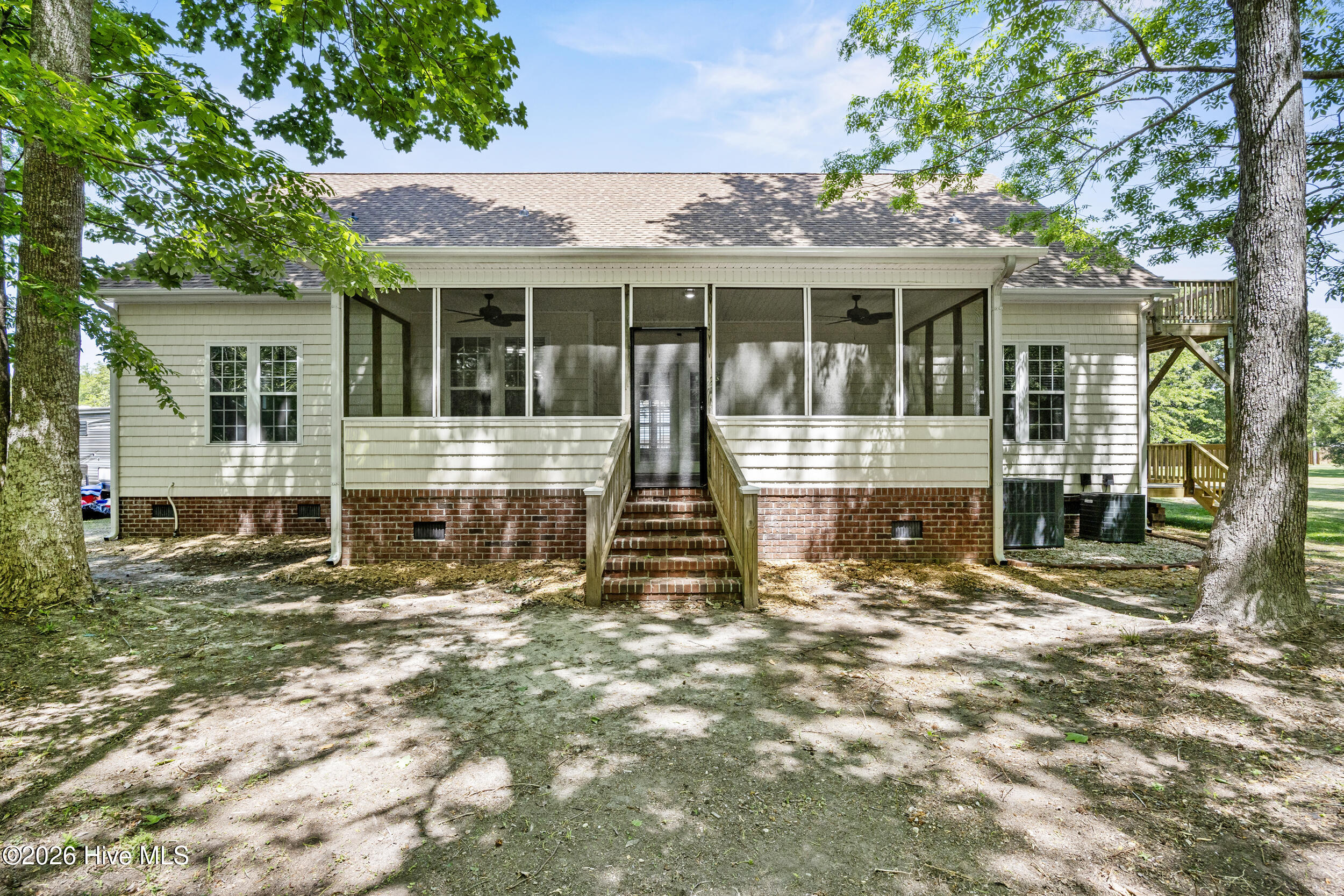 100569506 | Photo 58