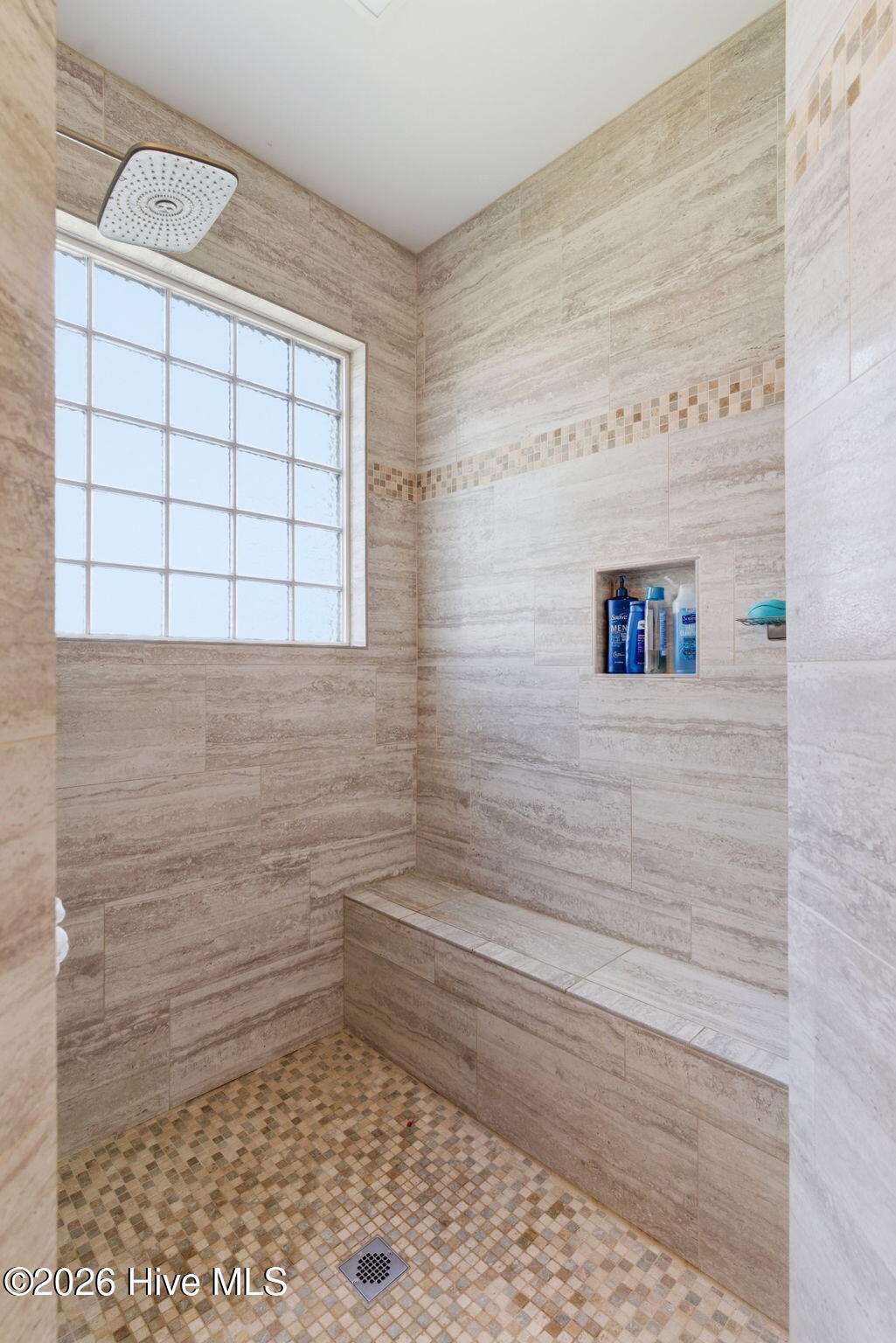 100569602 | Photo 25