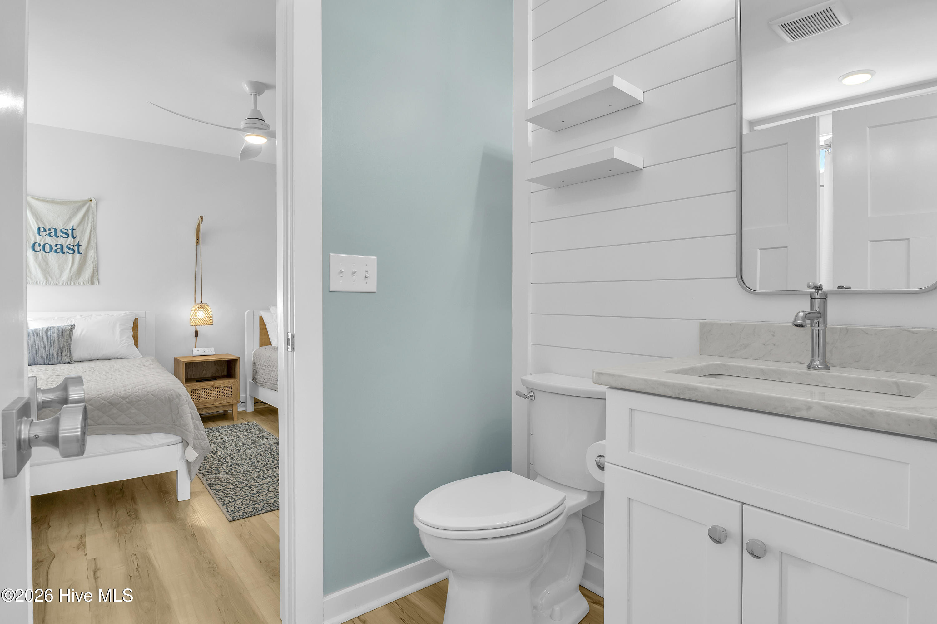 100549565 | Photo 53