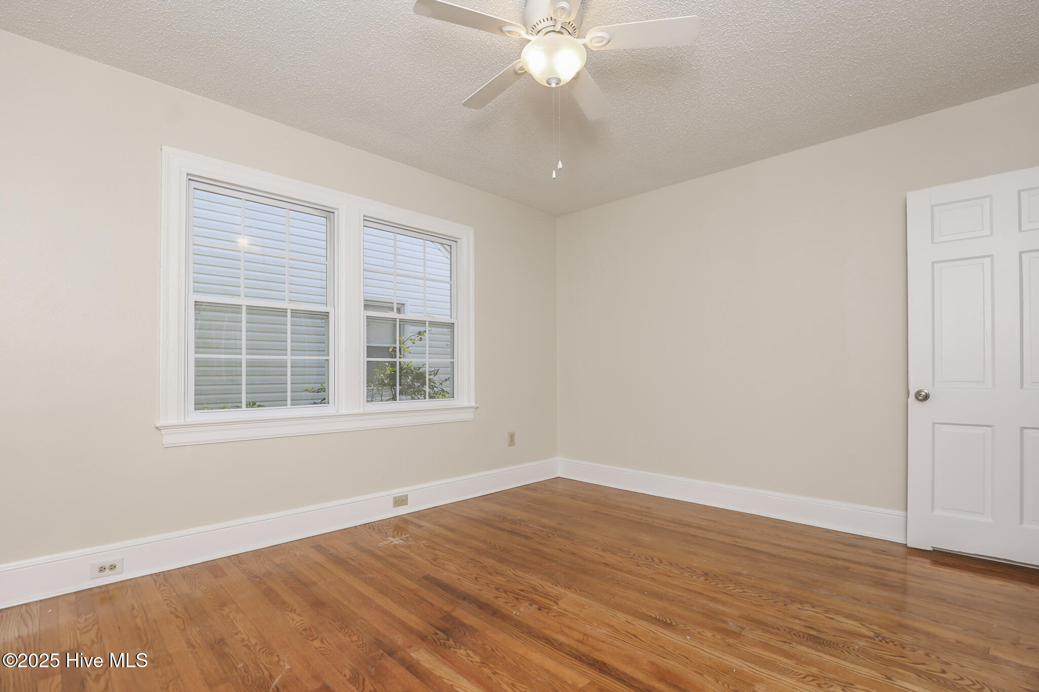 100542091 | Photo 28