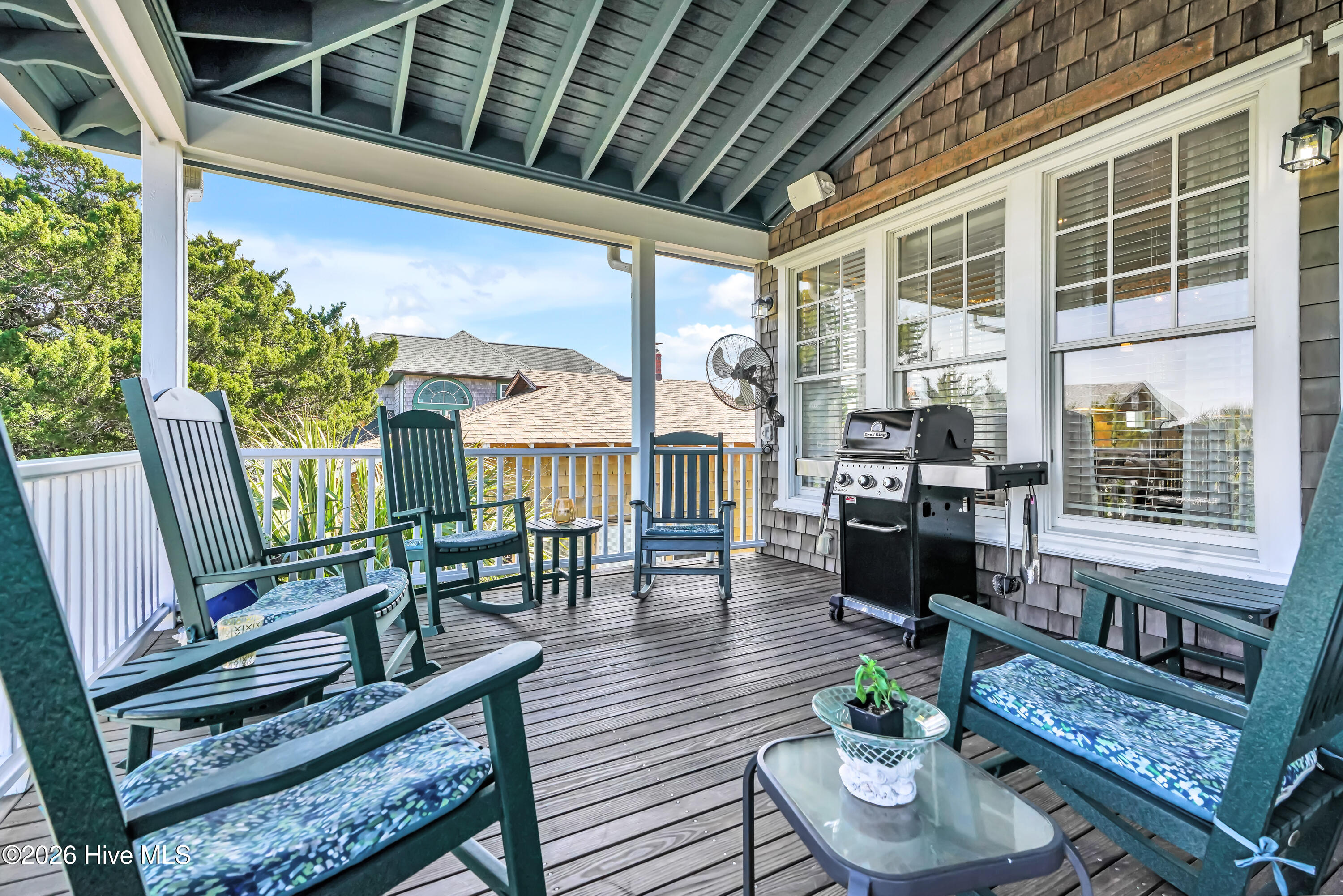 100562457 | Photo 49