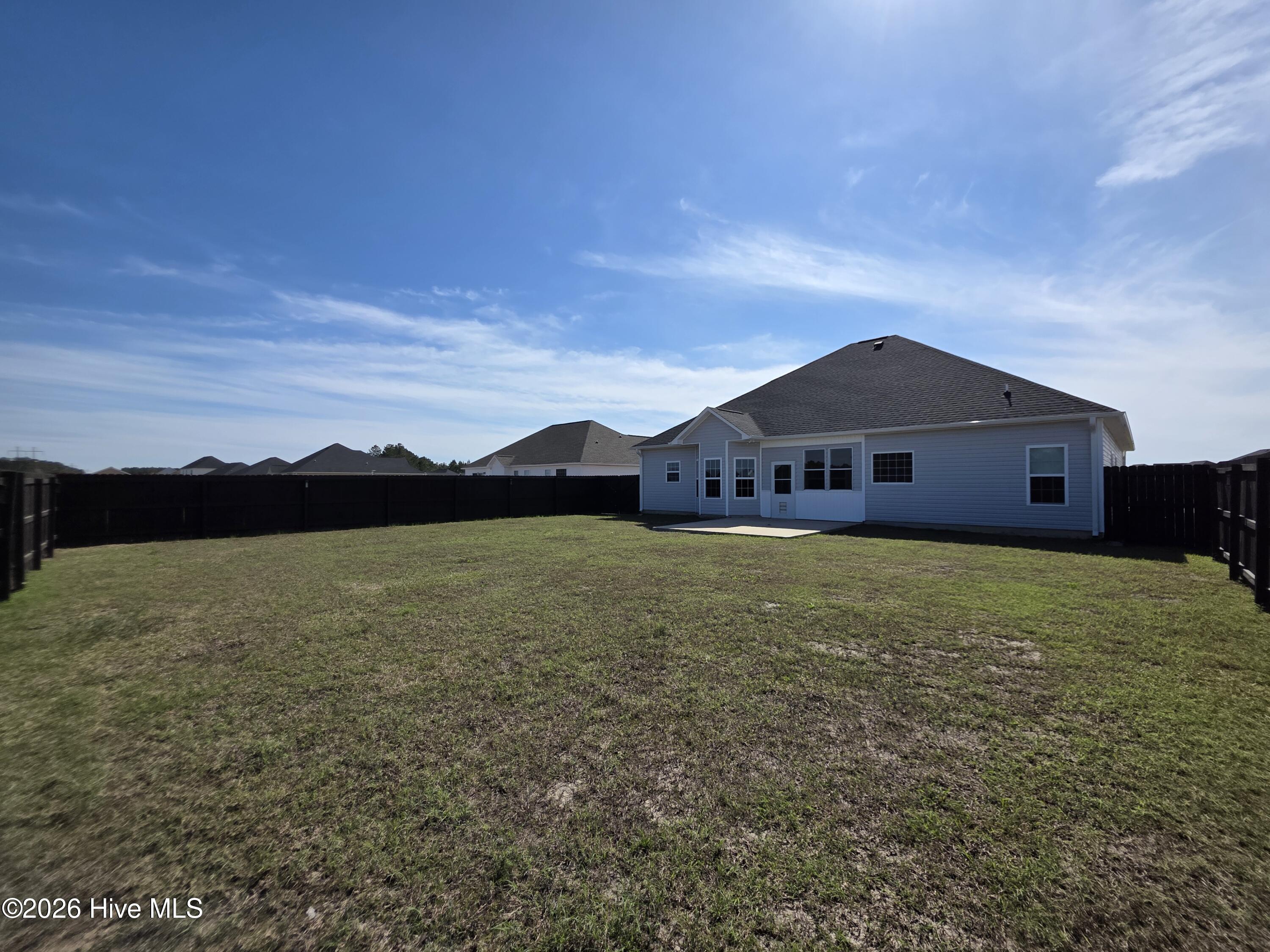 100562306 | Photo 24