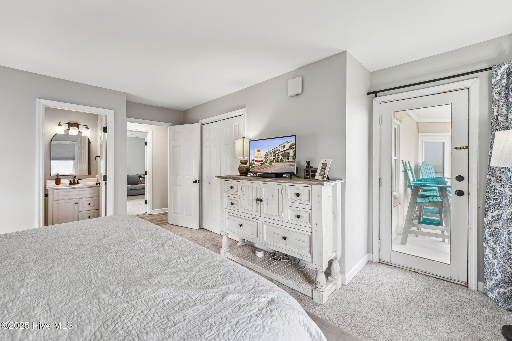 100562978 | Photo 25