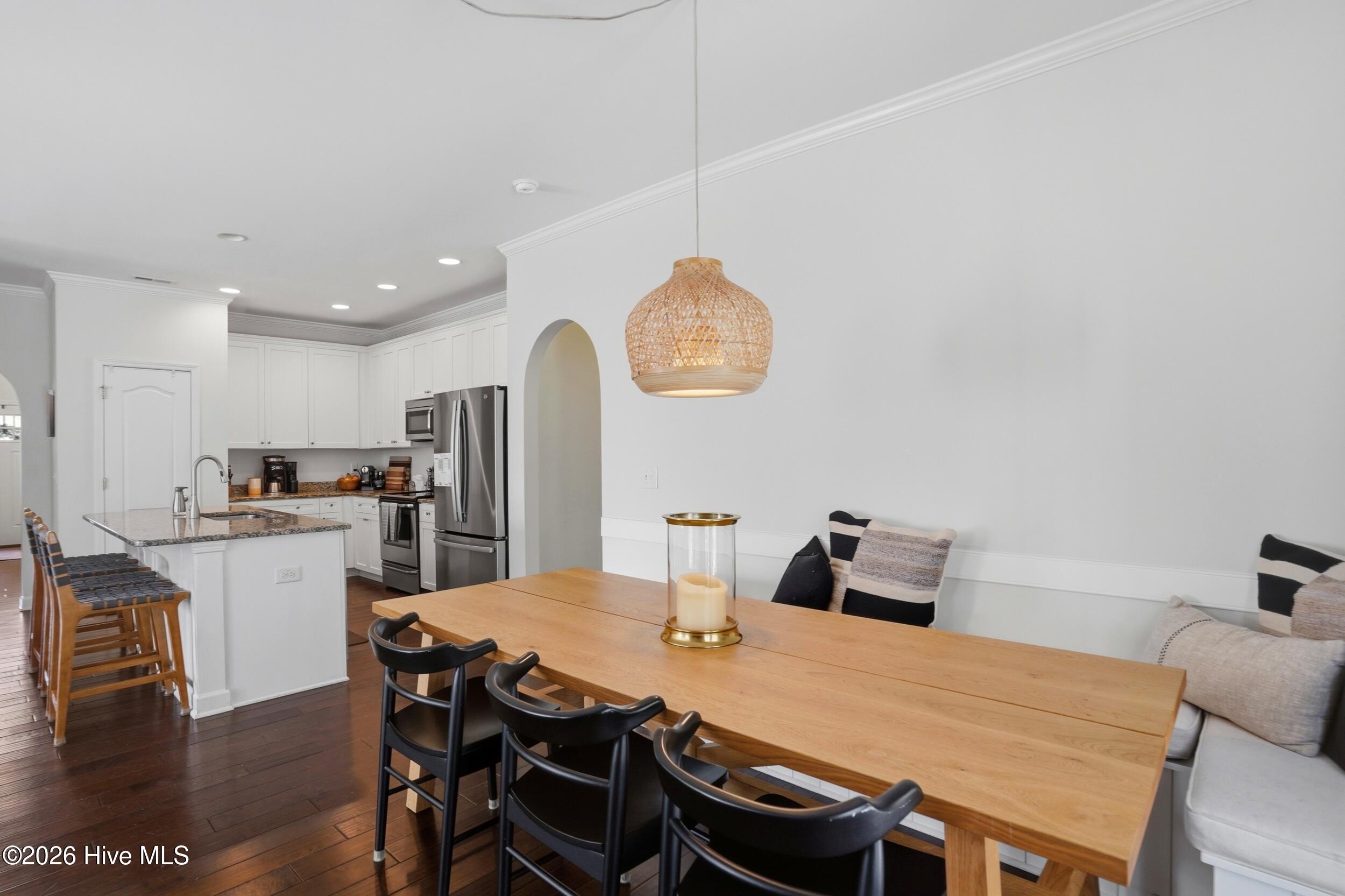 100560631 | Photo 16