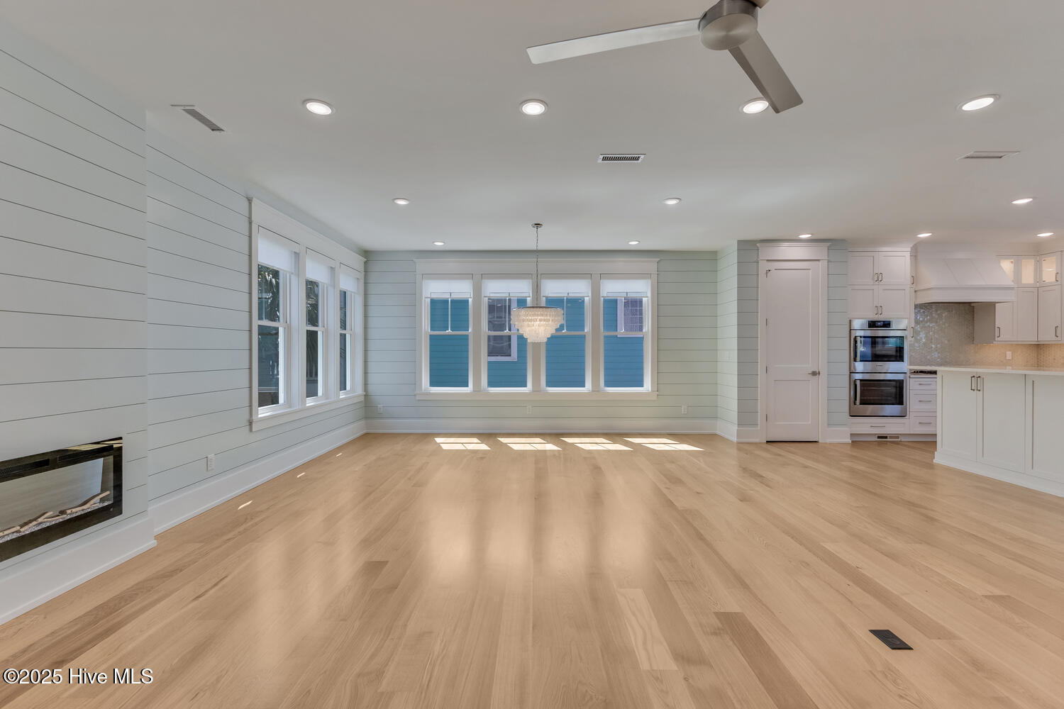 100537523 | Photo 10